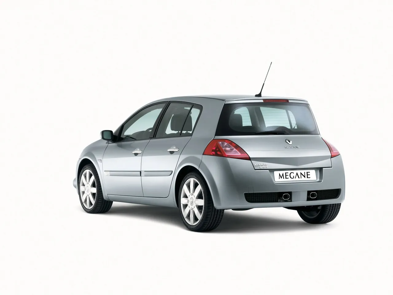 Renault Megane RS 5-door (2004) – zadní tříčtvrteční pohled