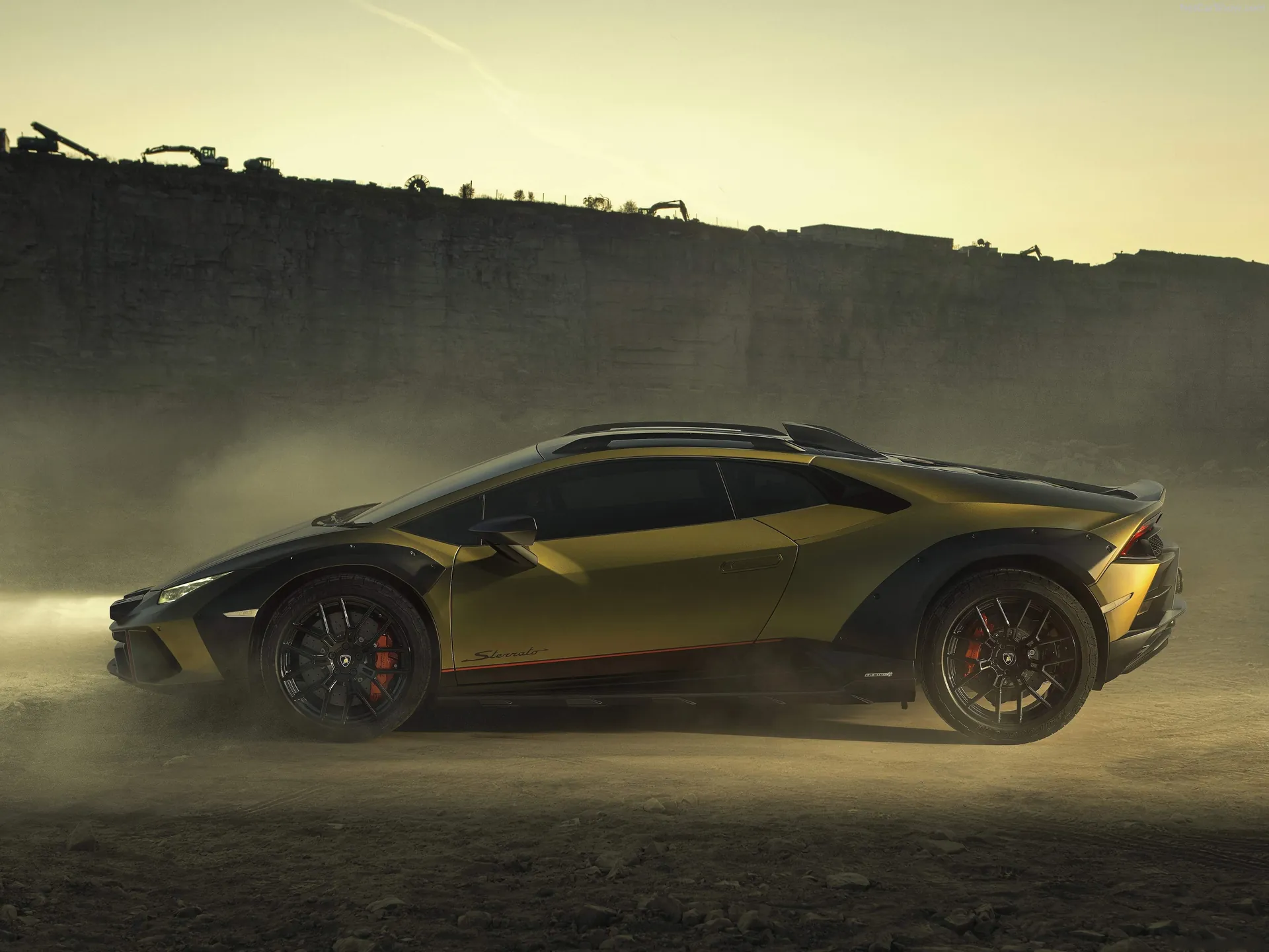 Lamborghini Huracan Sterrato (2024) – boční profil