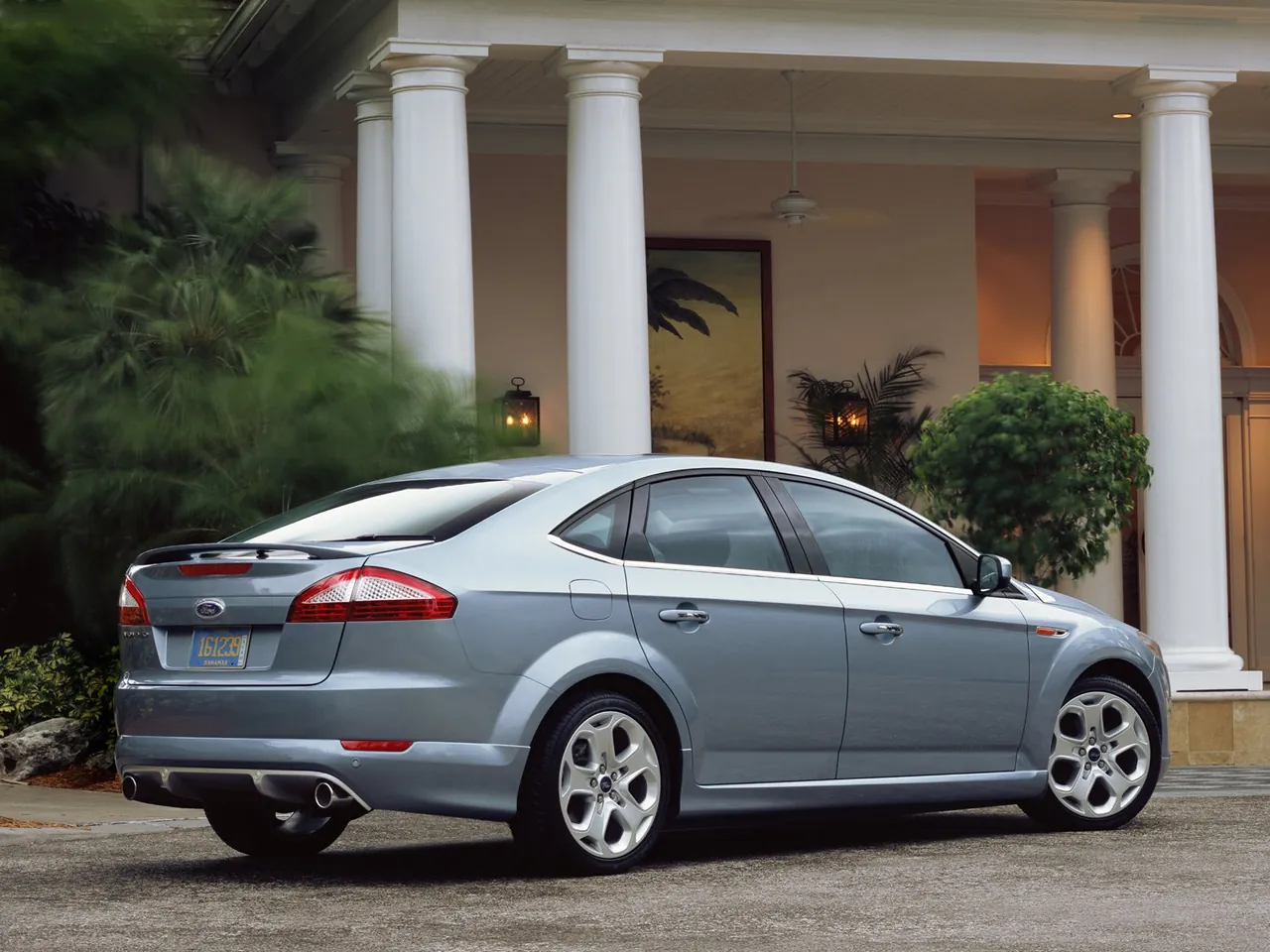 Ford Mondeo Concept (2007) – zadní tříčtvrteční pohled