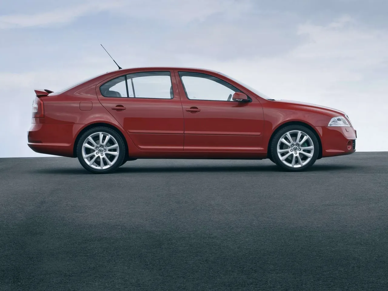 Skoda Octavia RS (2006) – boční profil