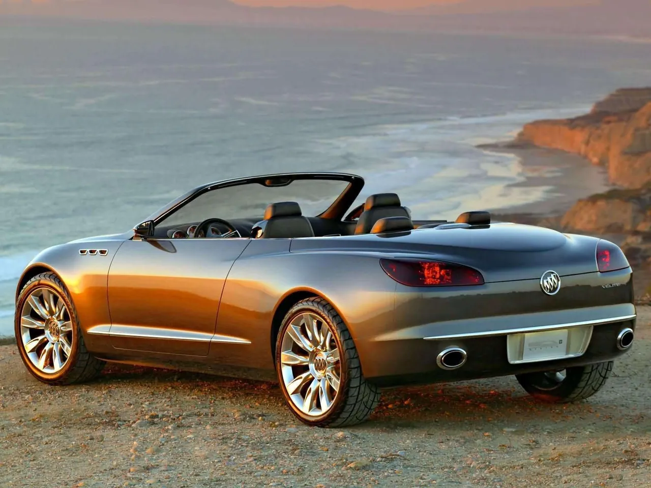 Buick Velite Concept (2004) – zadní tříčtvrteční pohled