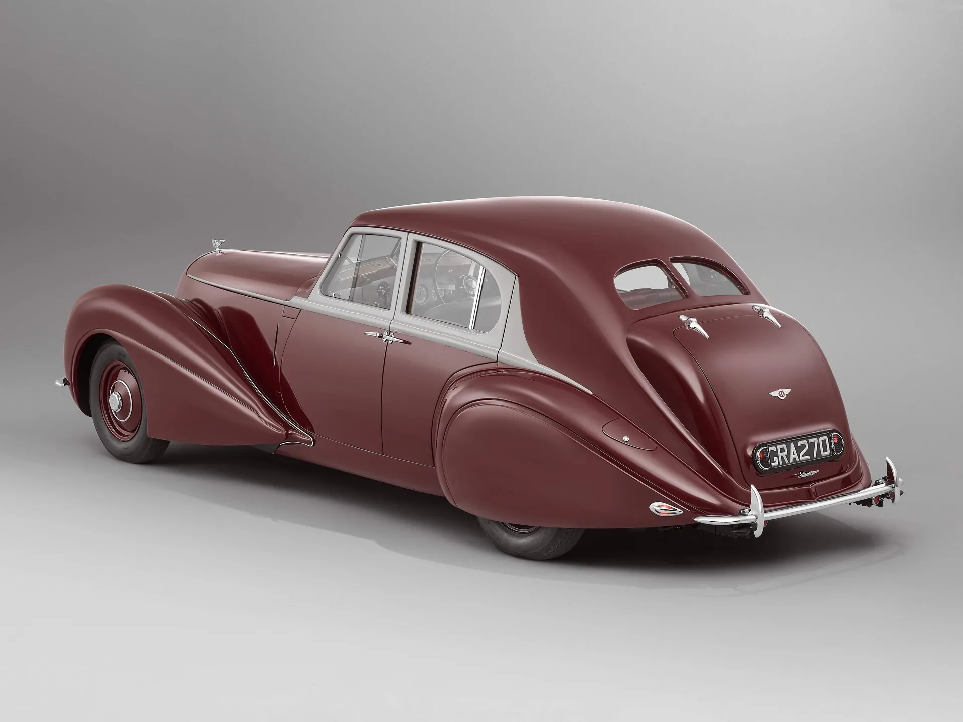 Bentley Corniche (1939) – zadní tříčtvrteční pohled