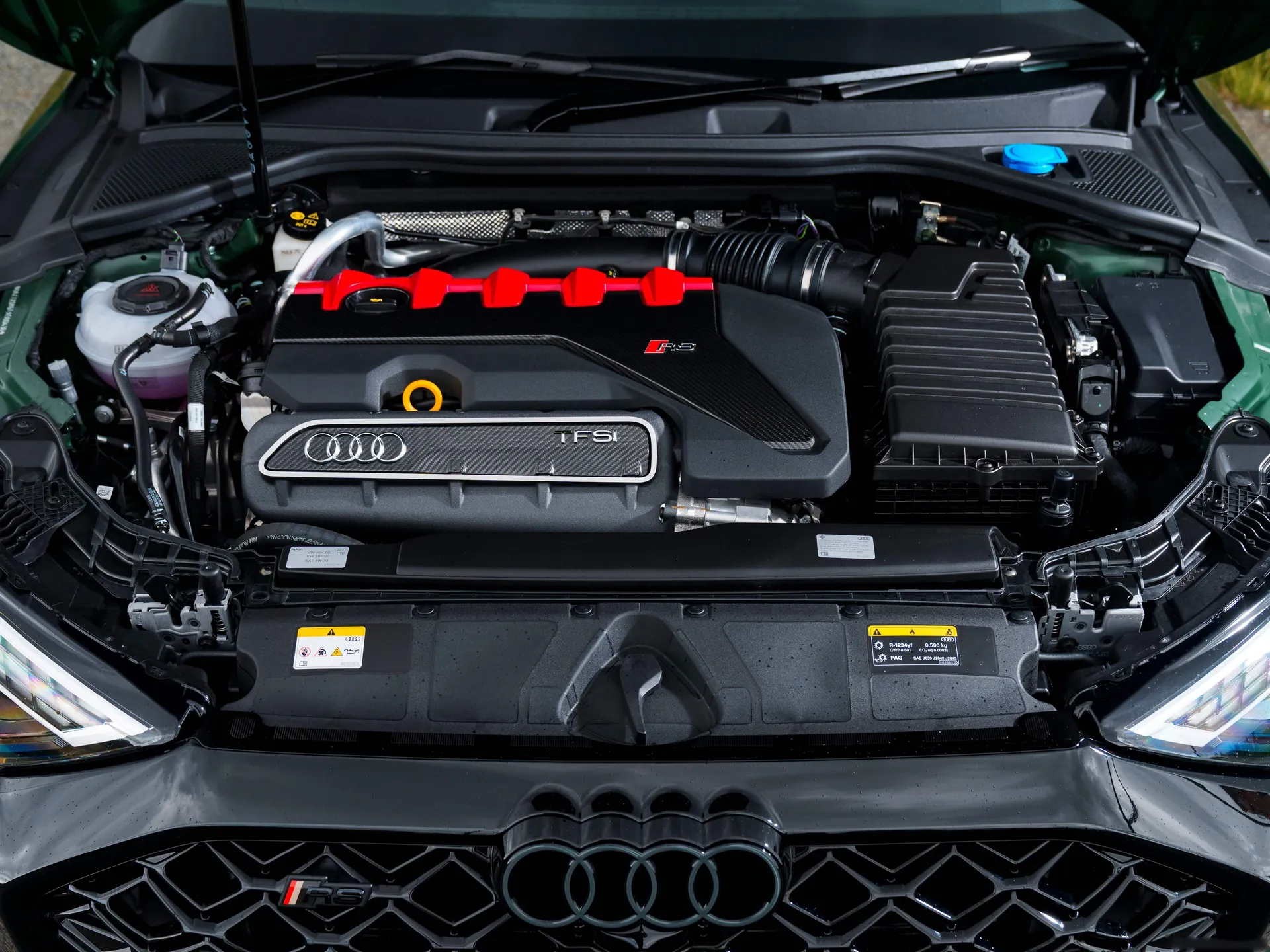 Audi RS3 Sportback competition limited [UK] (2026) – motorový prostor