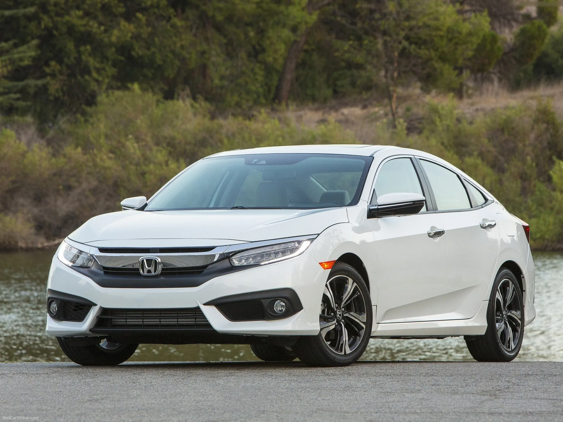 Honda Civic Sedan (2016)