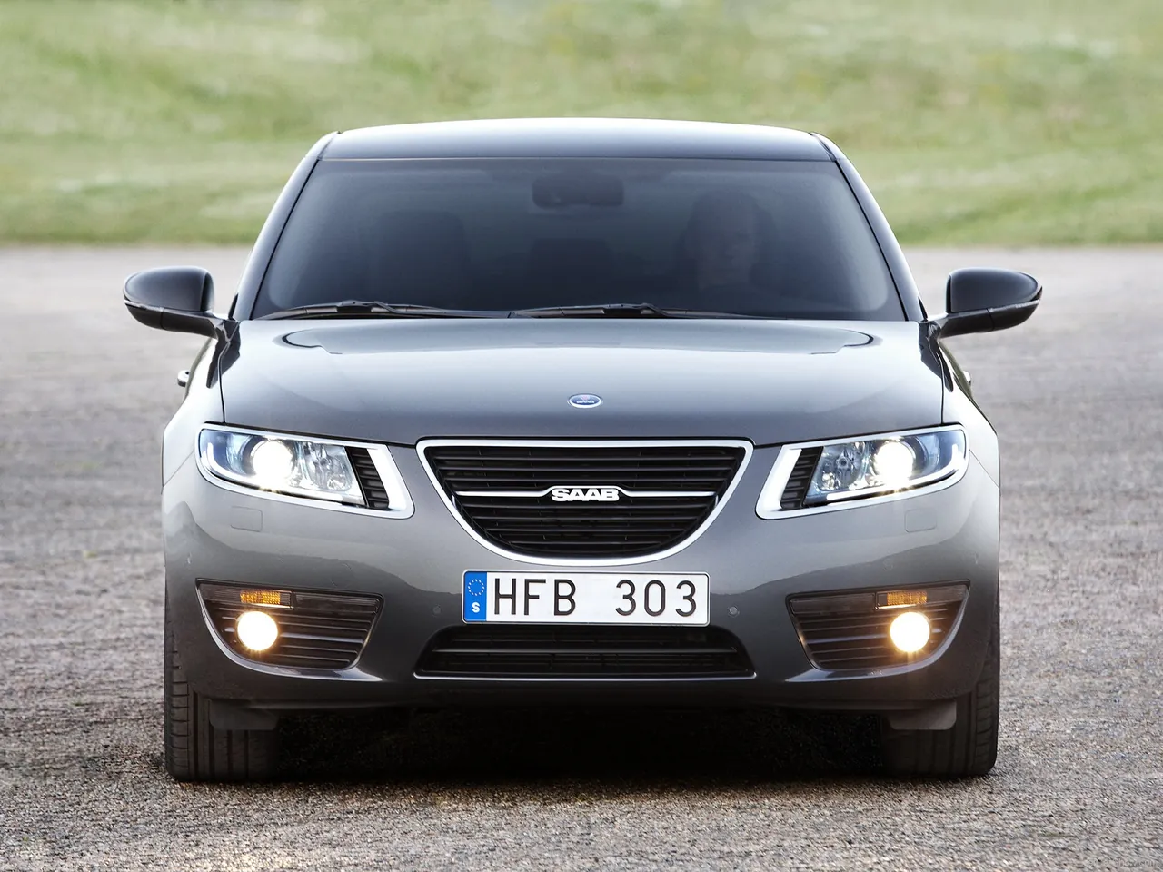 Saab 9-5 Sedan (2010) – zepředu