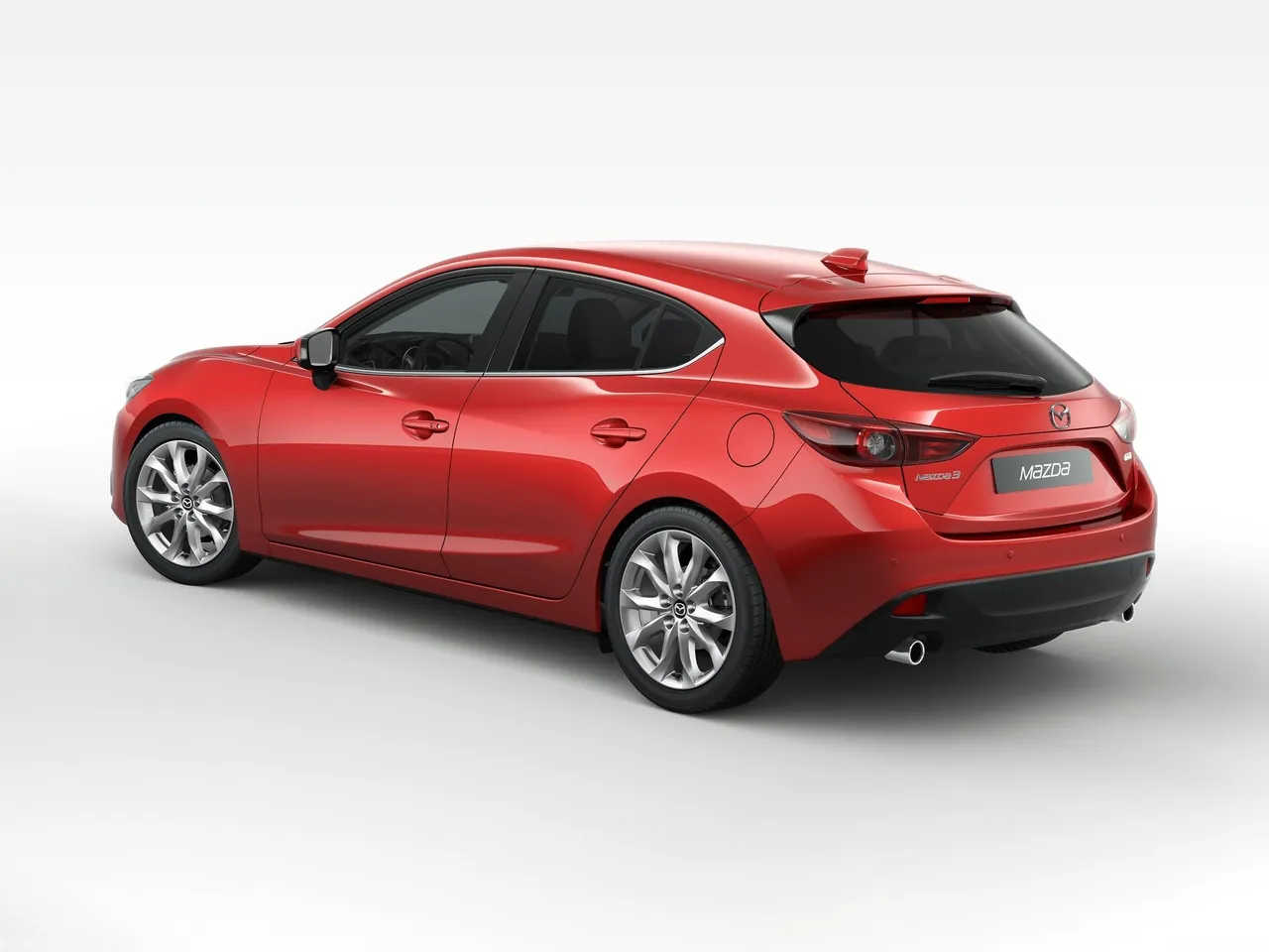 Mazda 3 (2014) – zadní tříčtvrteční pohled