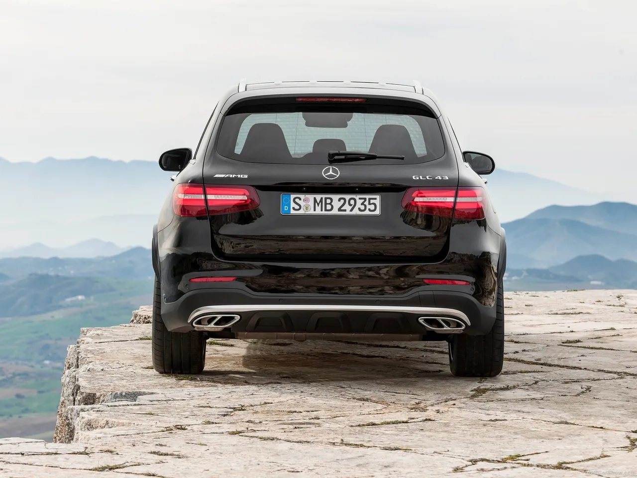 Mercedes-Benz GLC43 AMG 4Matic (2017) – zezadu