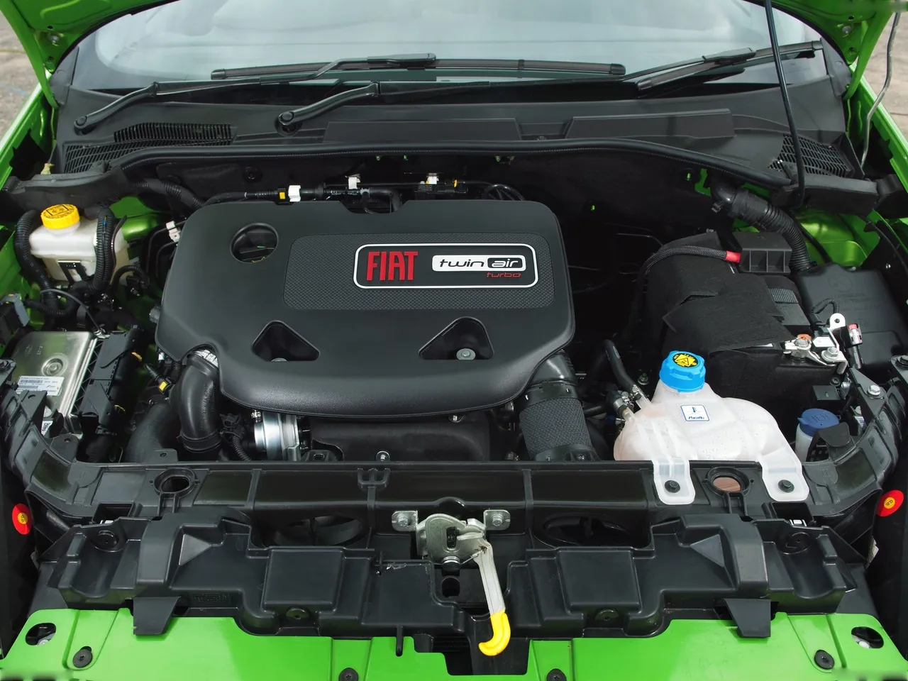 Fiat Punto (2012) – motorový prostor
