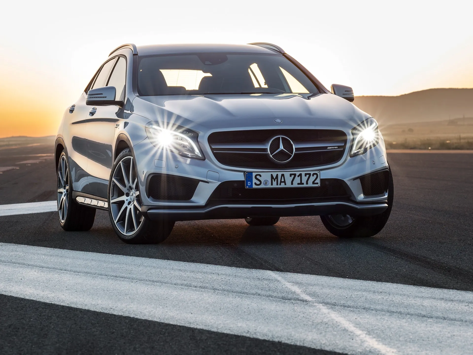 Mercedes-Benz GLA45 AMG (2015)