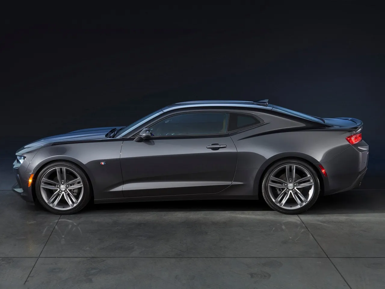 Chevrolet Camaro (2016) – boční profil