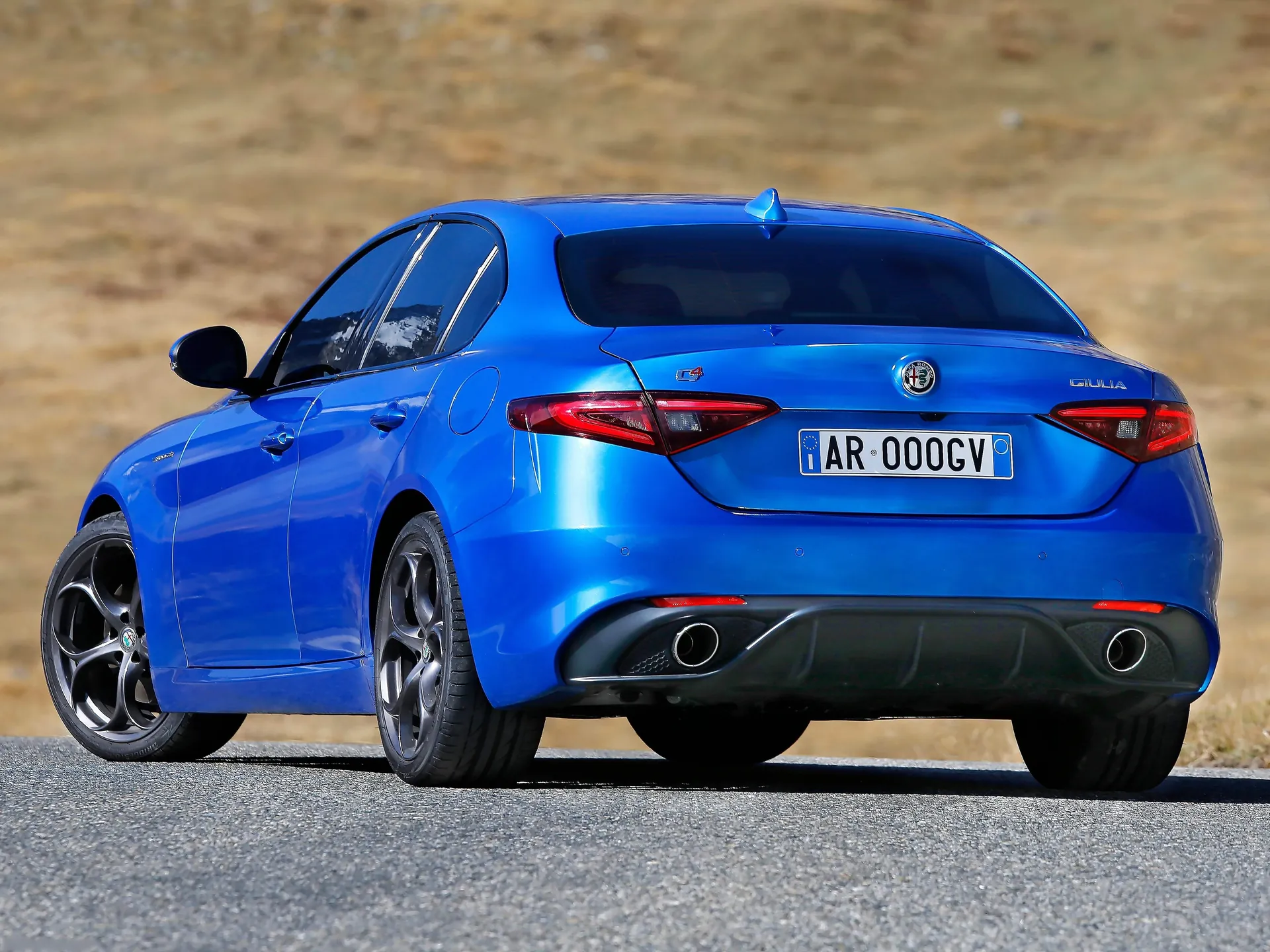 Alfa Romeo Giulia Veloce (2017) – zadní tříčtvrteční pohled