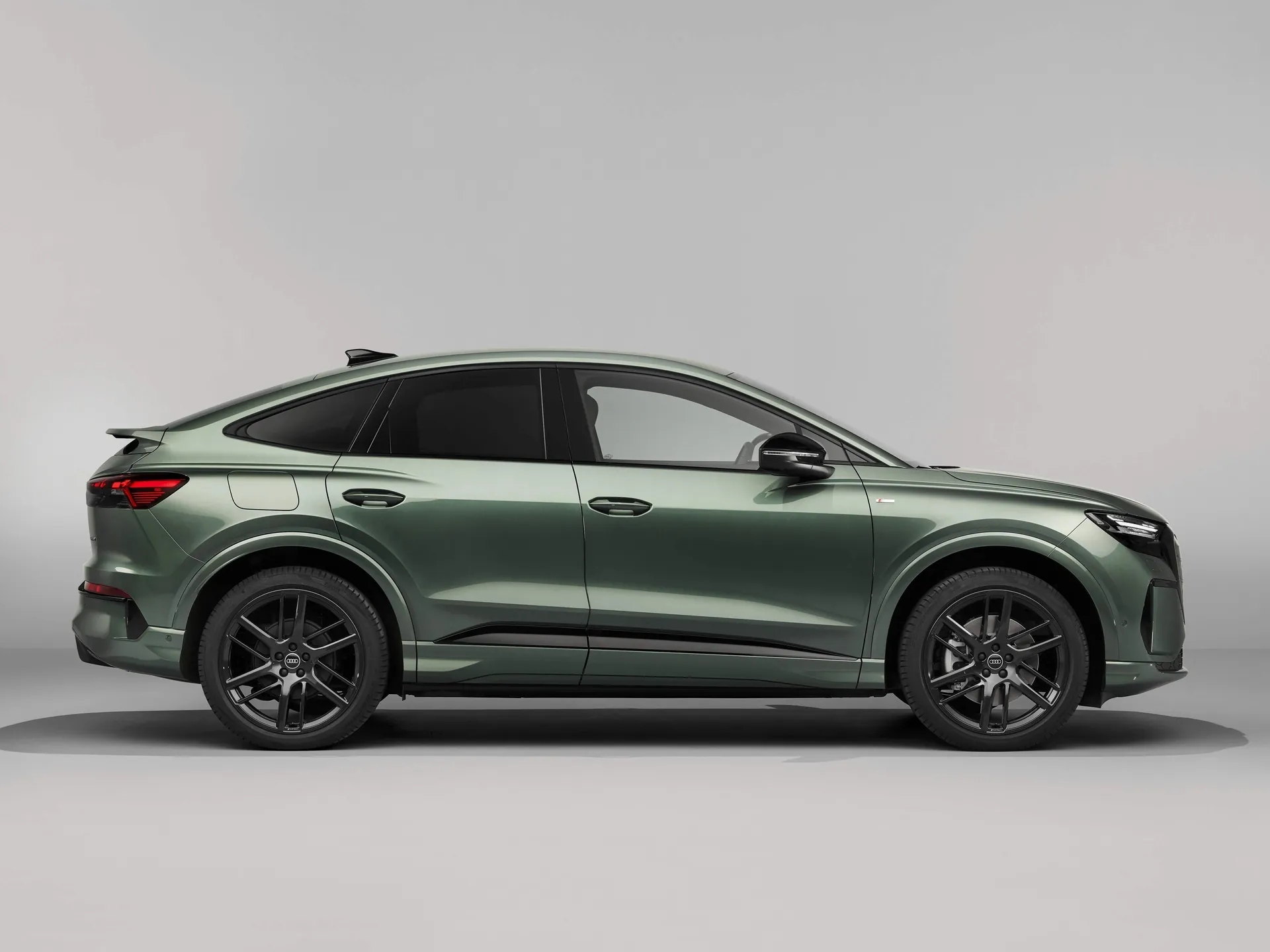 Audi Q4 Sportback e-tron (2027) – boční profil