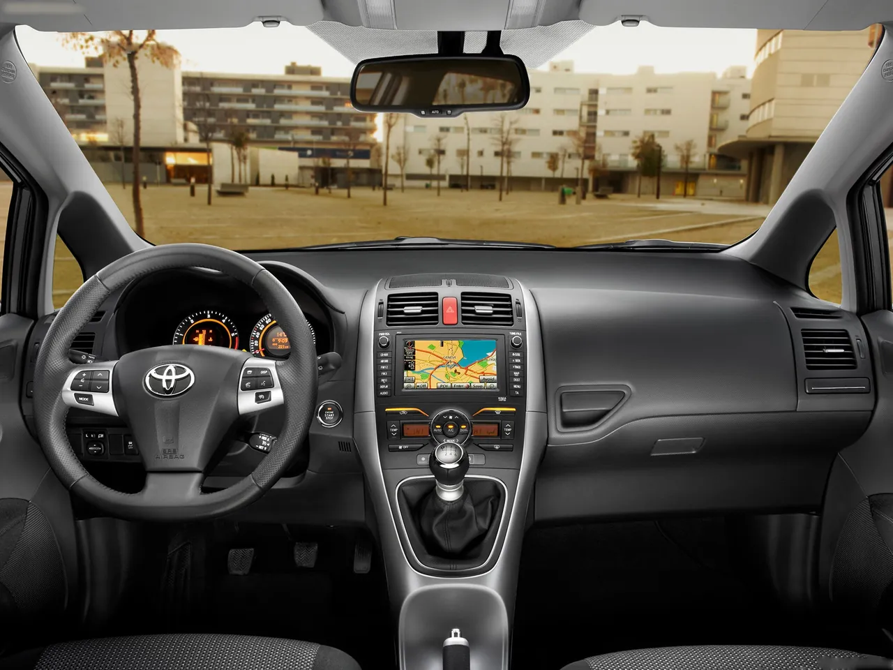 Toyota Auris (2010) – interiér