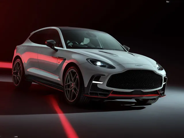 Aston Martin DBX S (2026)