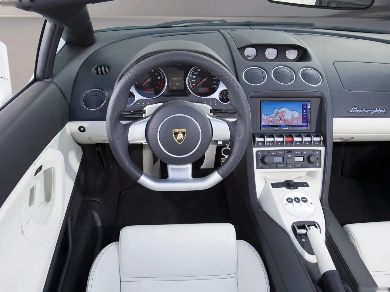 Lamborghini Gallardo LP560-4 Spyder (2009) – interiér