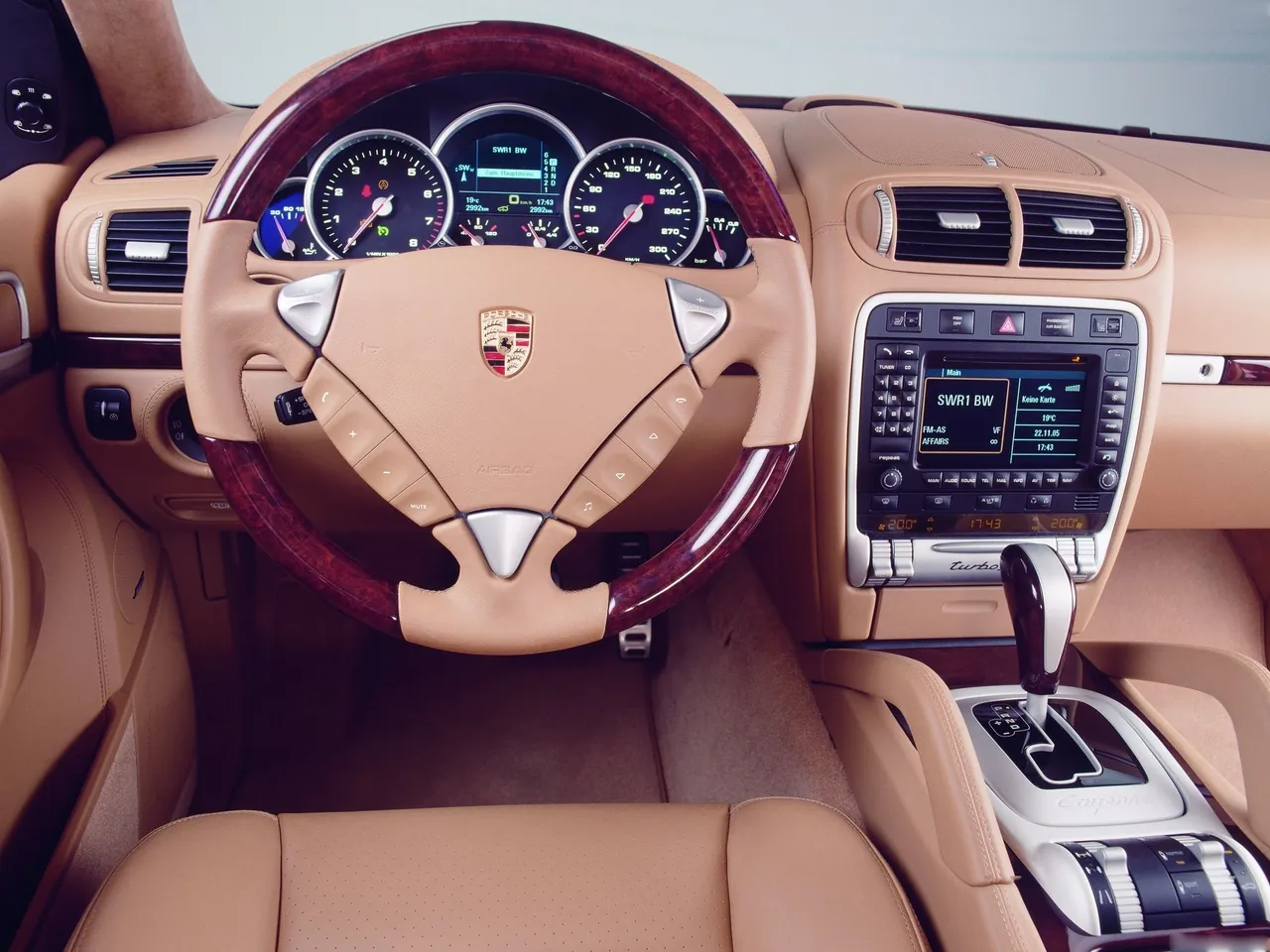 Porsche Cayenne Turbo S (2006) - Interior