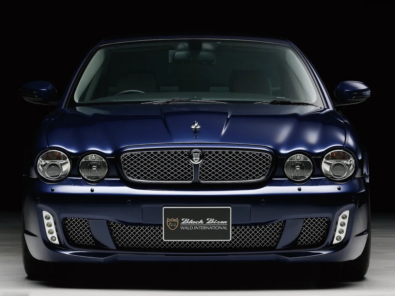 Wald Jaguar XJ X350 (2007) – zepředu