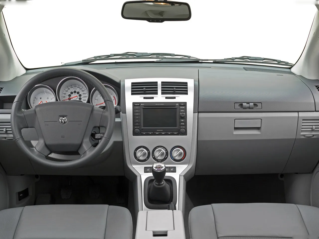 Dodge Caliber (2007) – interiér