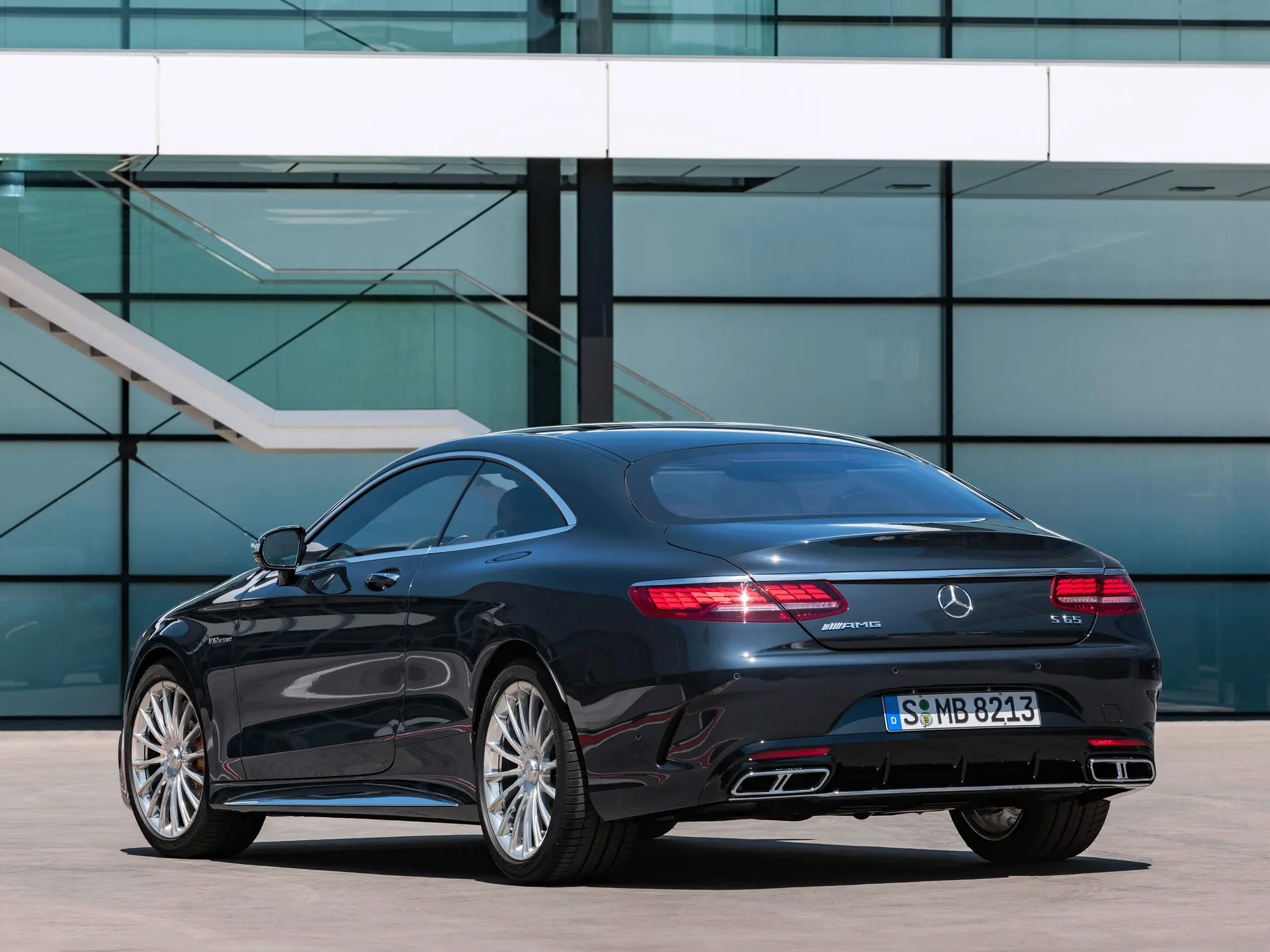 Mercedes-Benz S65 AMG Coupe (2018) – zadní tříčtvrteční pohled