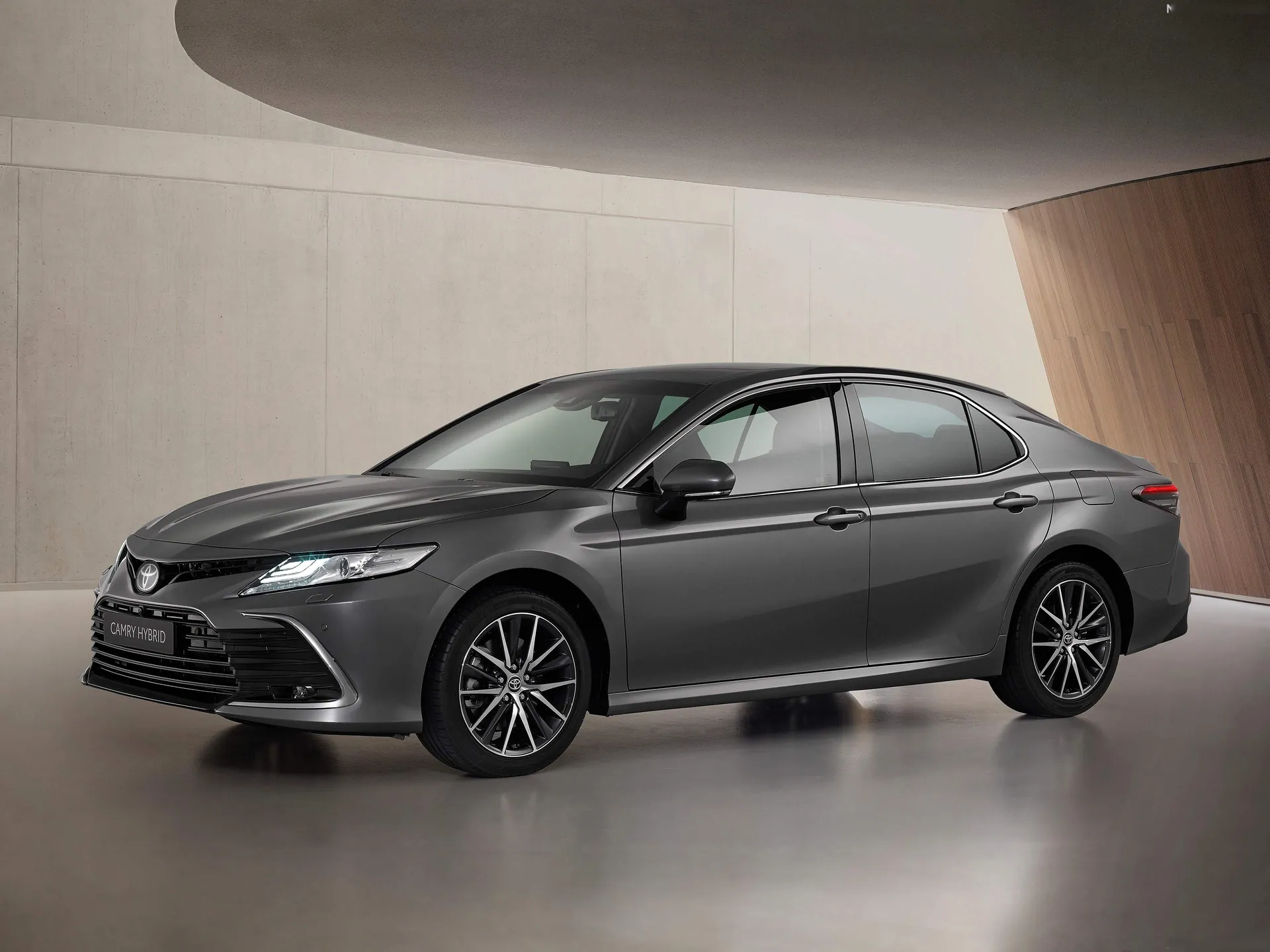 Toyota Camry Hybrid [EU] (2021)