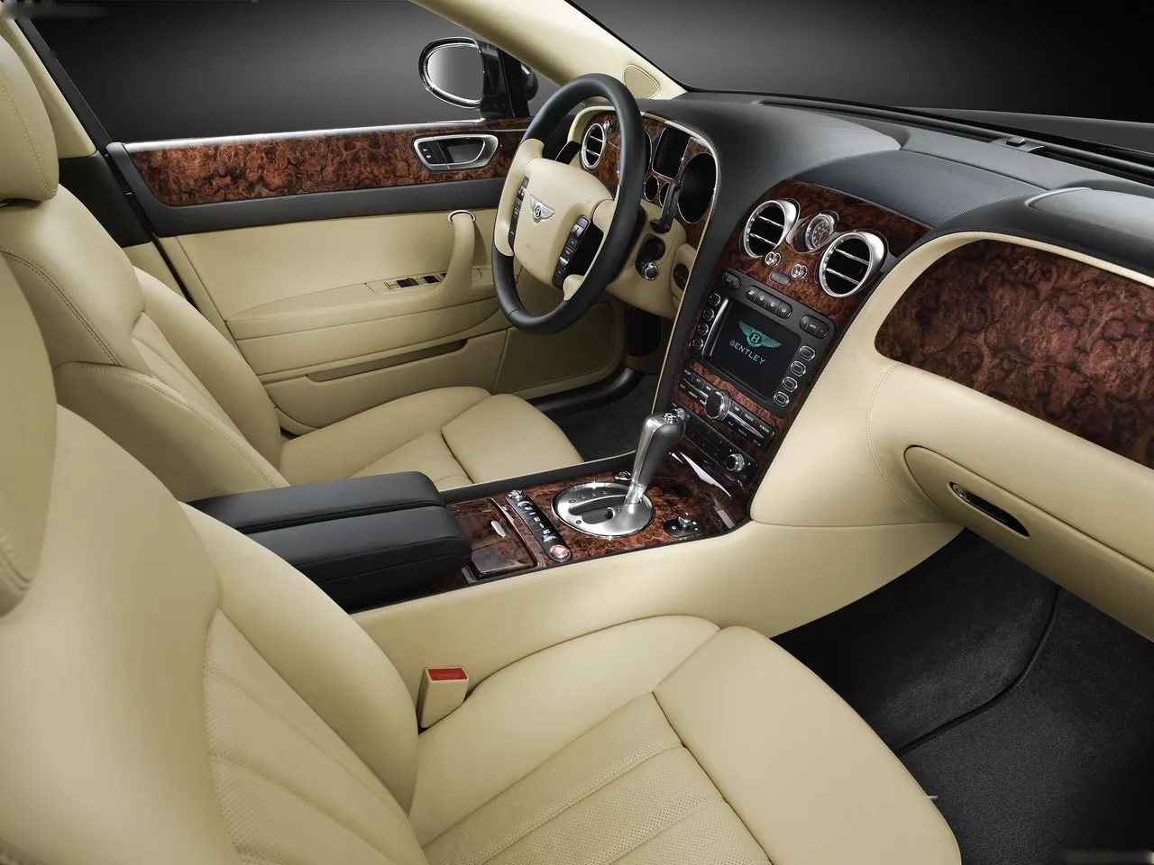 Bentley Continental Flying Spur (2005) – interiér