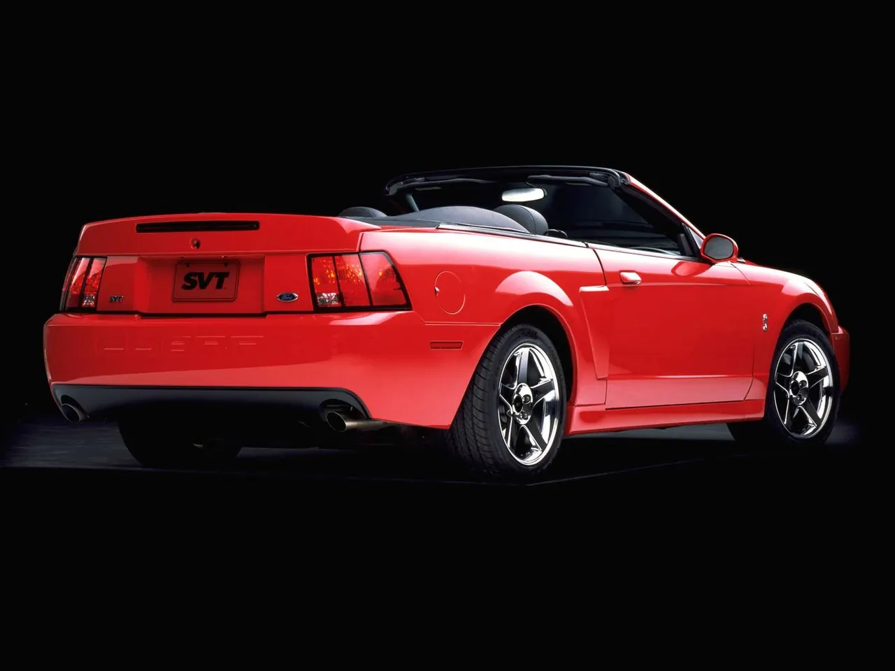 Ford Mustang SVT Cobra Convertible (2003) – zadní tříčtvrteční pohled
