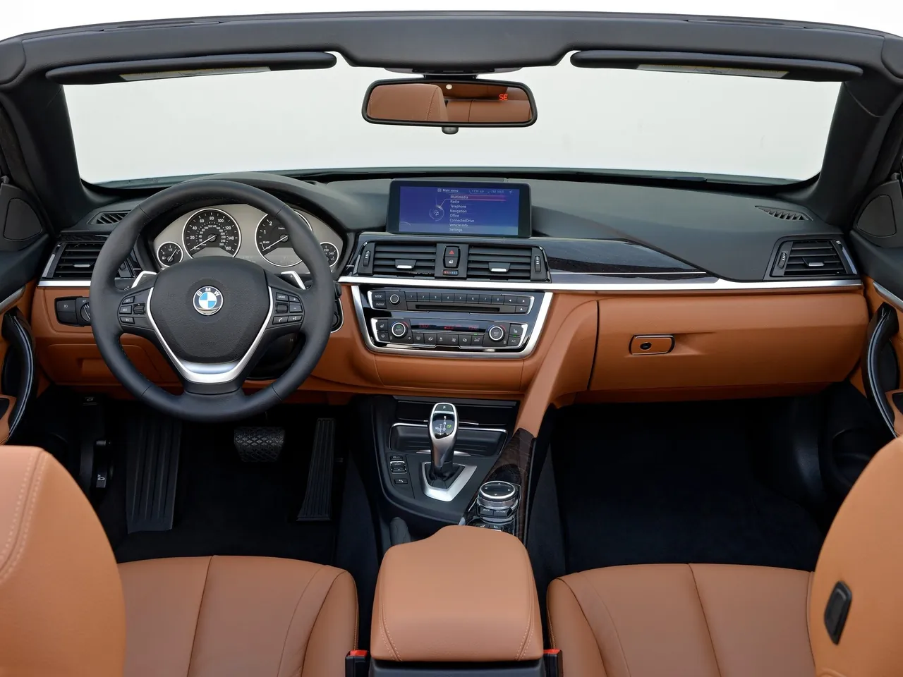 BMW 4-Series Convertible (2014) – interiér