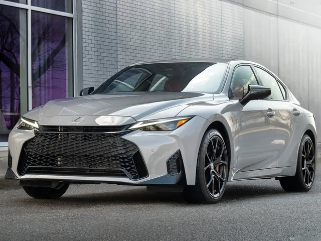 Lexus IS 350 (2026)