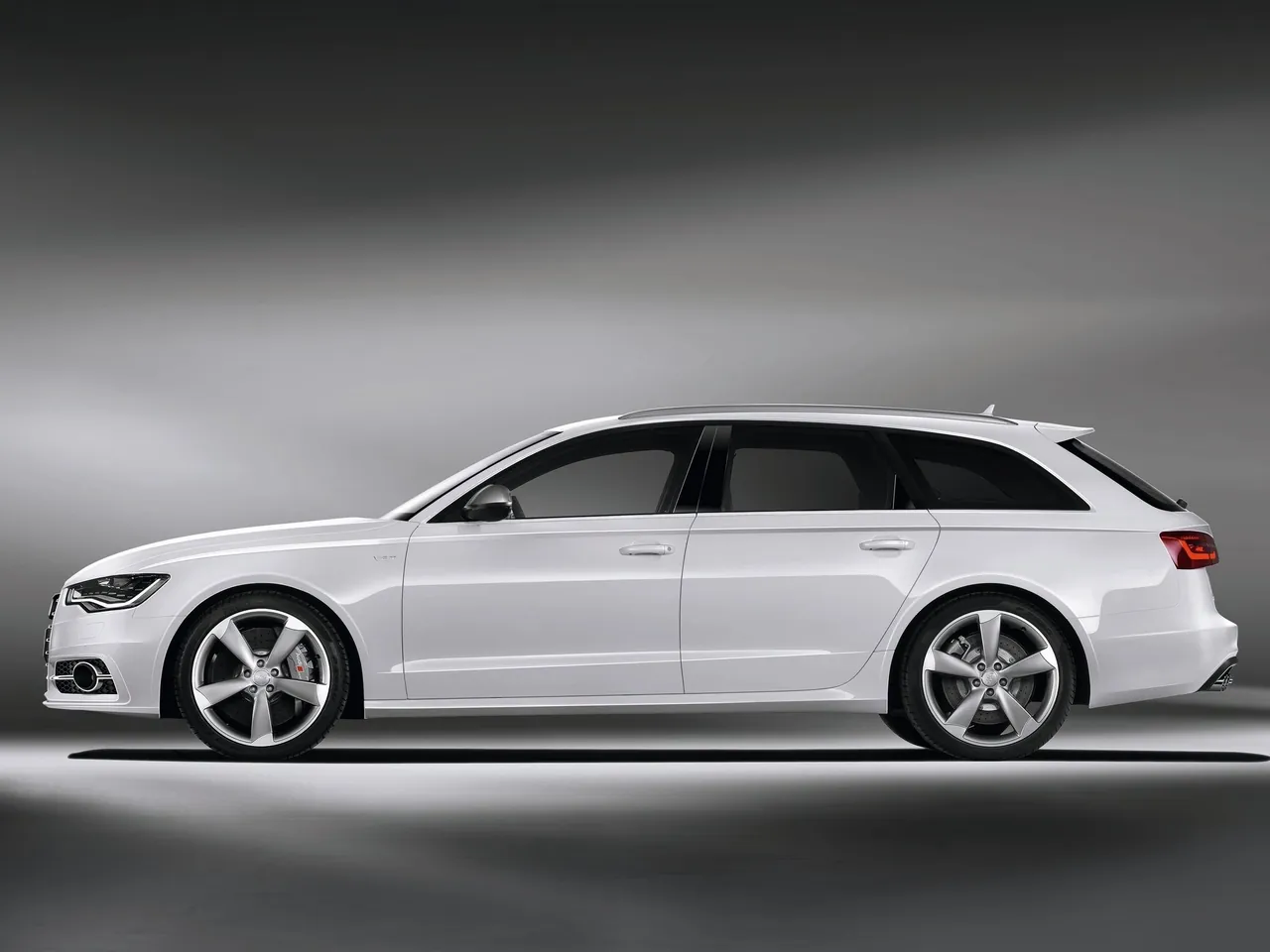 Audi S6 Avant (2013) – boční profil