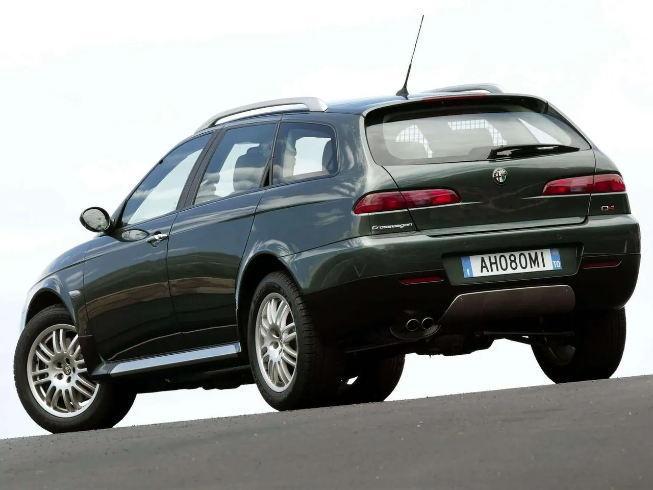 Alfa Romeo 156 Crosswagon Q4 (2004) – zadní tříčtvrteční pohled