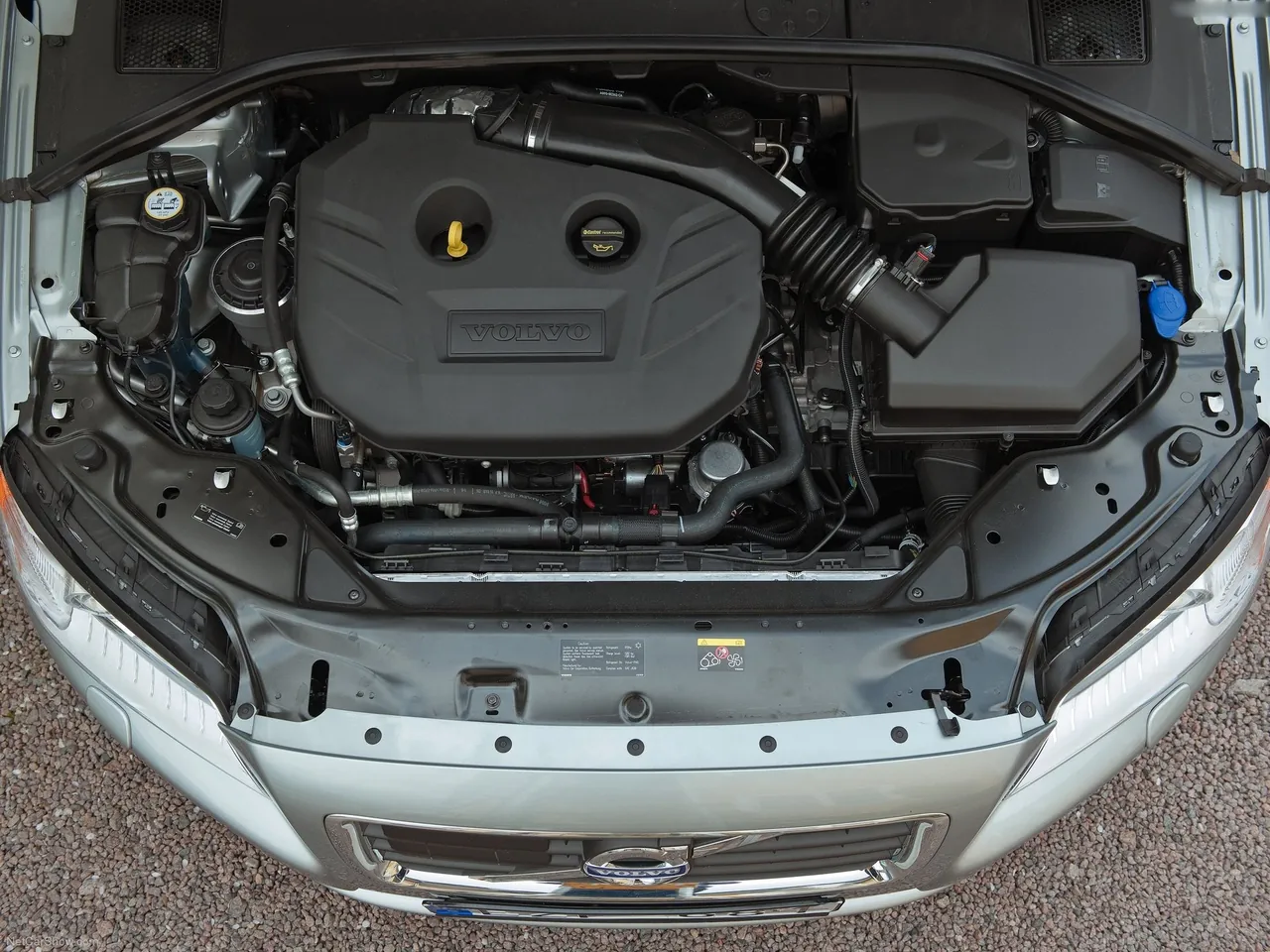 Volvo S80 (2010) – motorový prostor