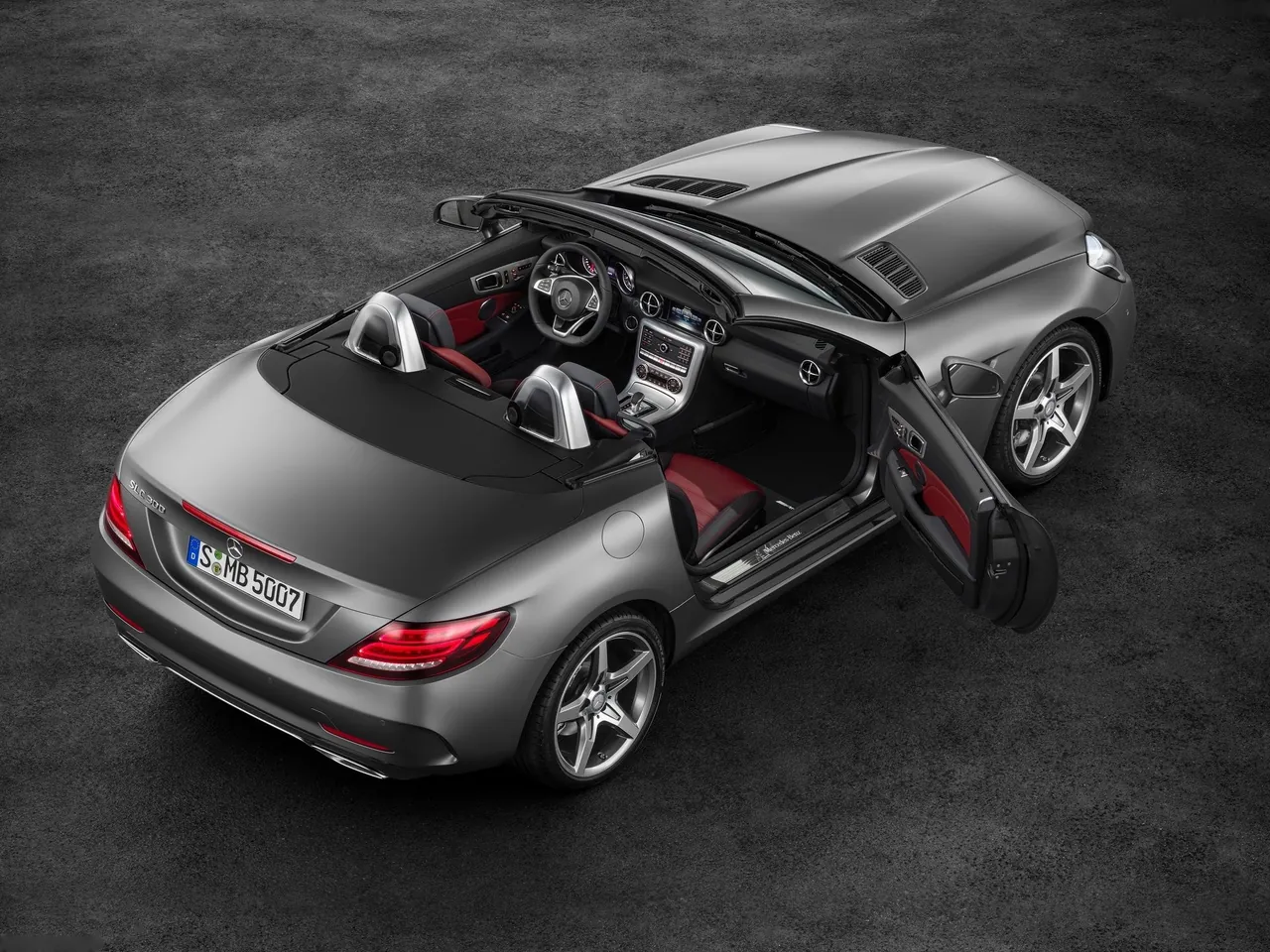 Mercedes-Benz SLC (2017) – zadní tříčtvrteční pohled