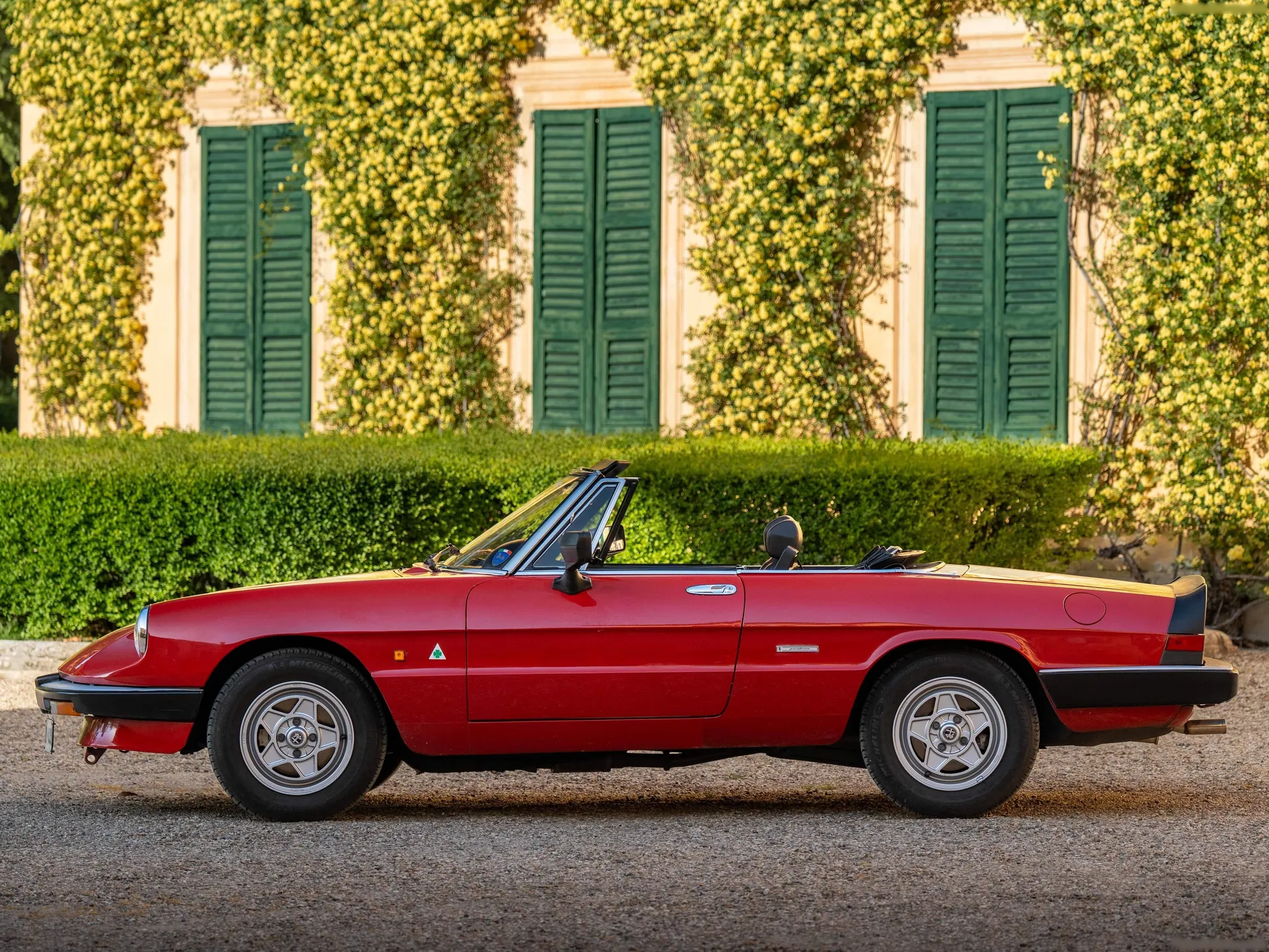 Alfa Romeo Spider (1983) – boční profil