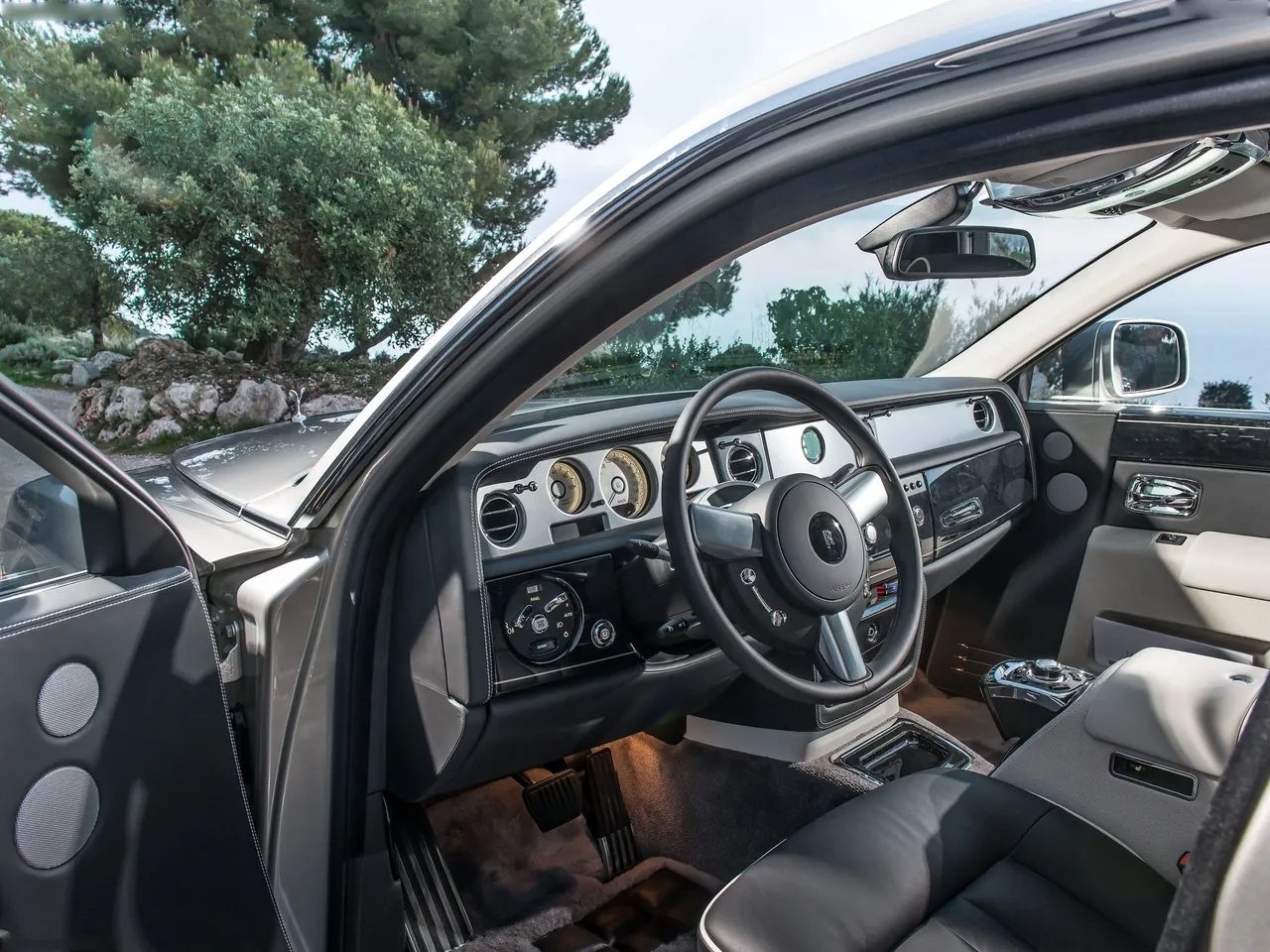 Rolls-Royce Phantom (2013) – interiér