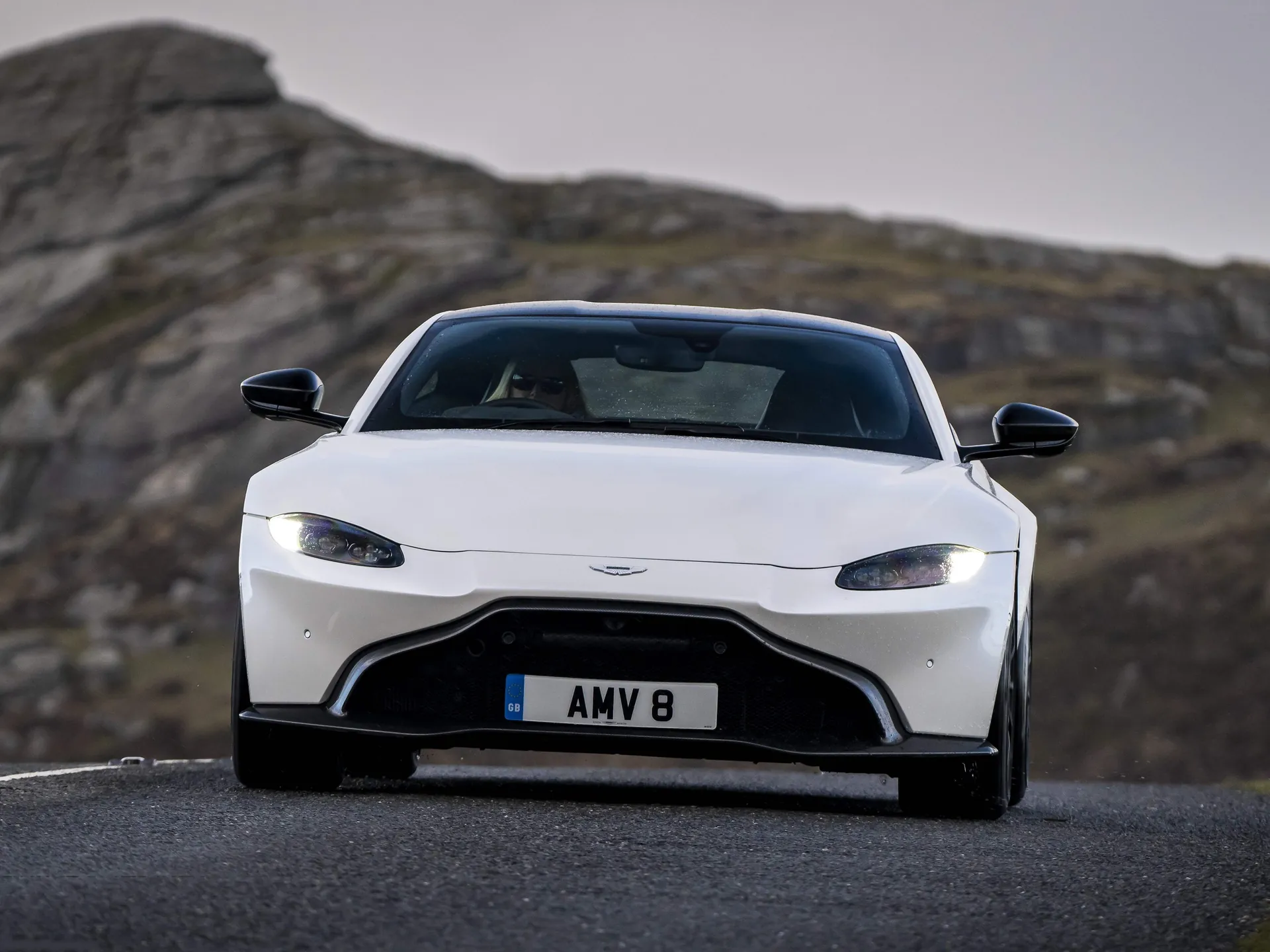 Aston Martin Vantage Morning Frost White (2019) - Front