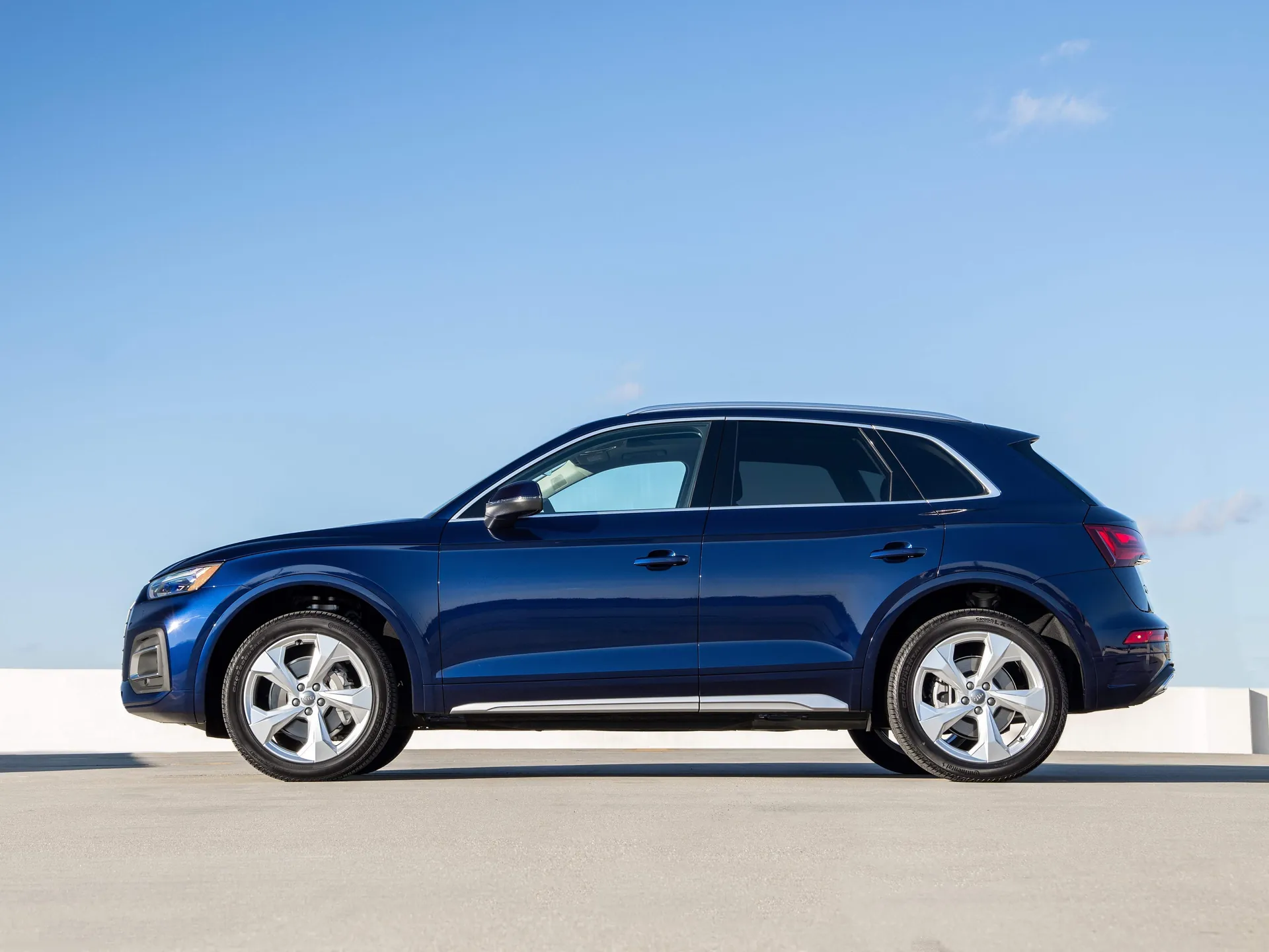 Audi Q5 [US] (2021) – boční profil