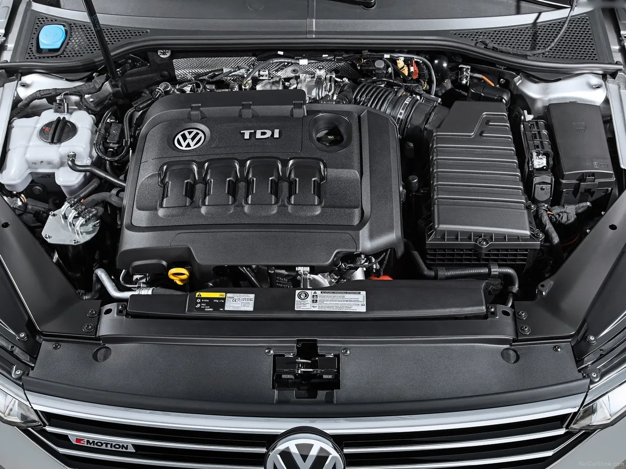 Volkswagen Passat Variant (2015) – motorový prostor