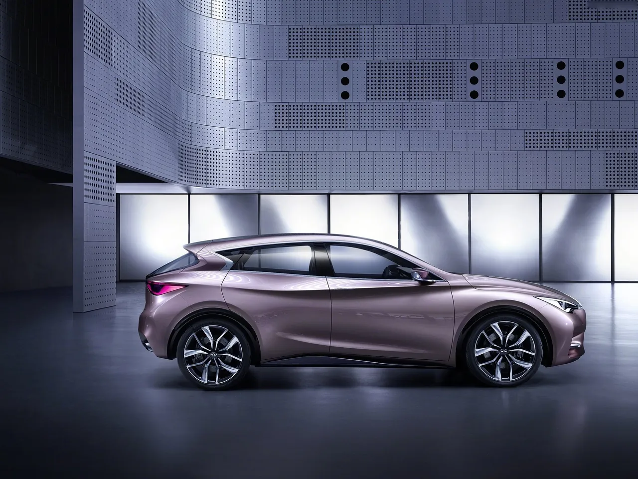 Infiniti Q30 Concept (2013) – boční profil