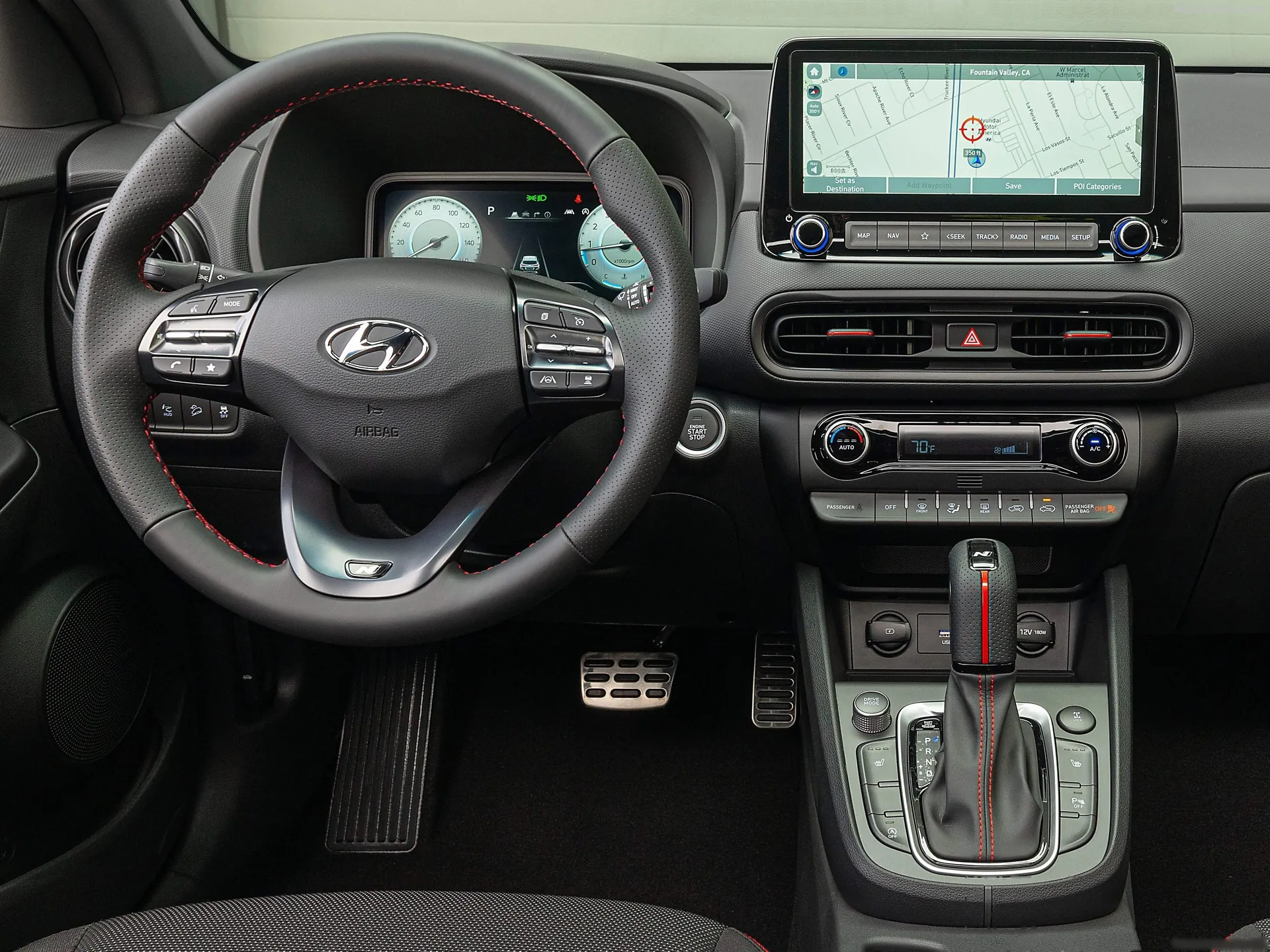 Hyundai Kona N Line [US] (2022) – interiér