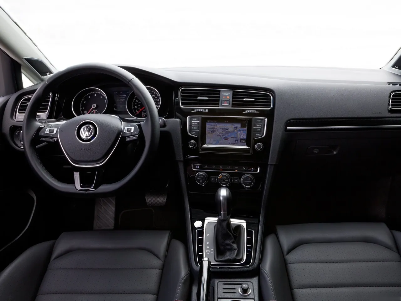 Volkswagen Golf SportWagen (2015) - Interior