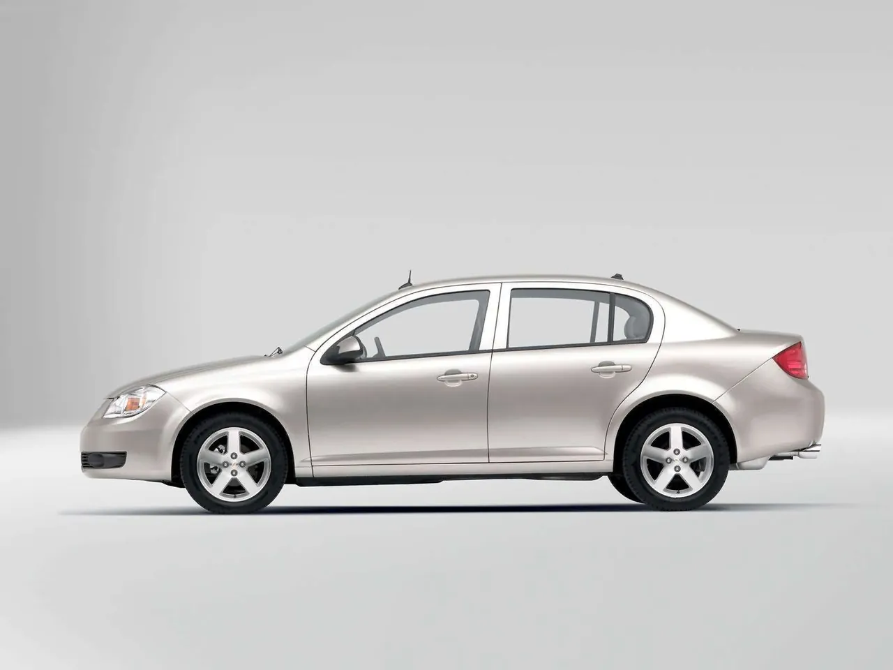 Chevrolet Cobalt Sedan (2005) – boční profil