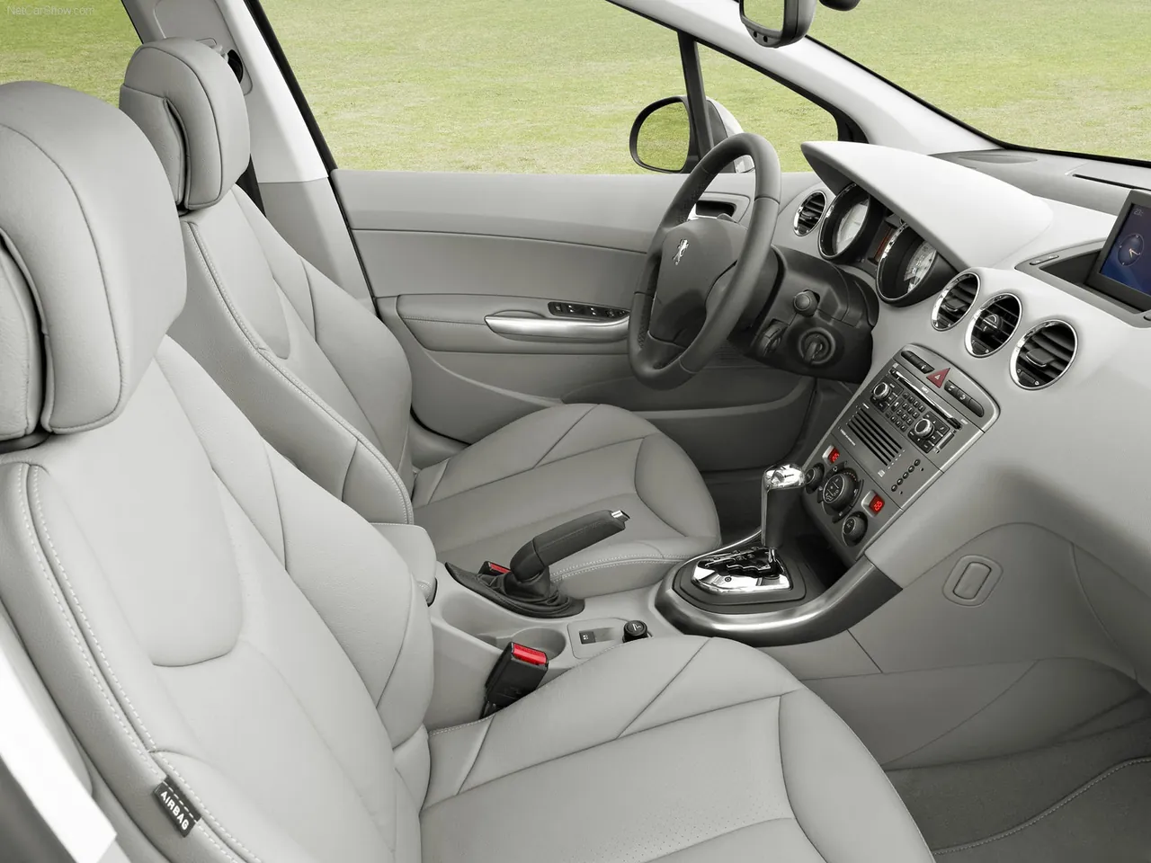 Peugeot 308 SW (2009) – interiér
