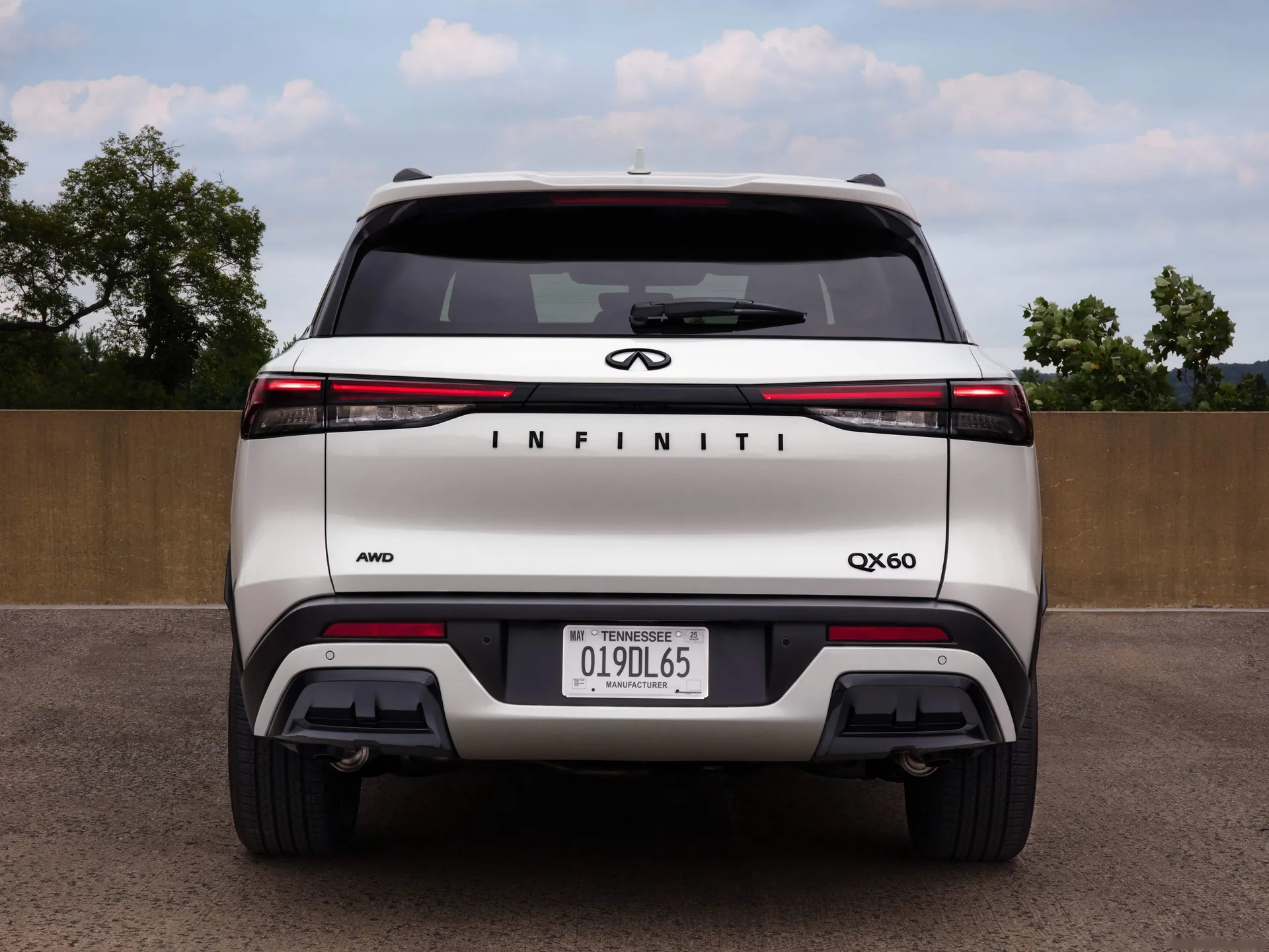 Infiniti QX60 Black Edition (2025) – zezadu