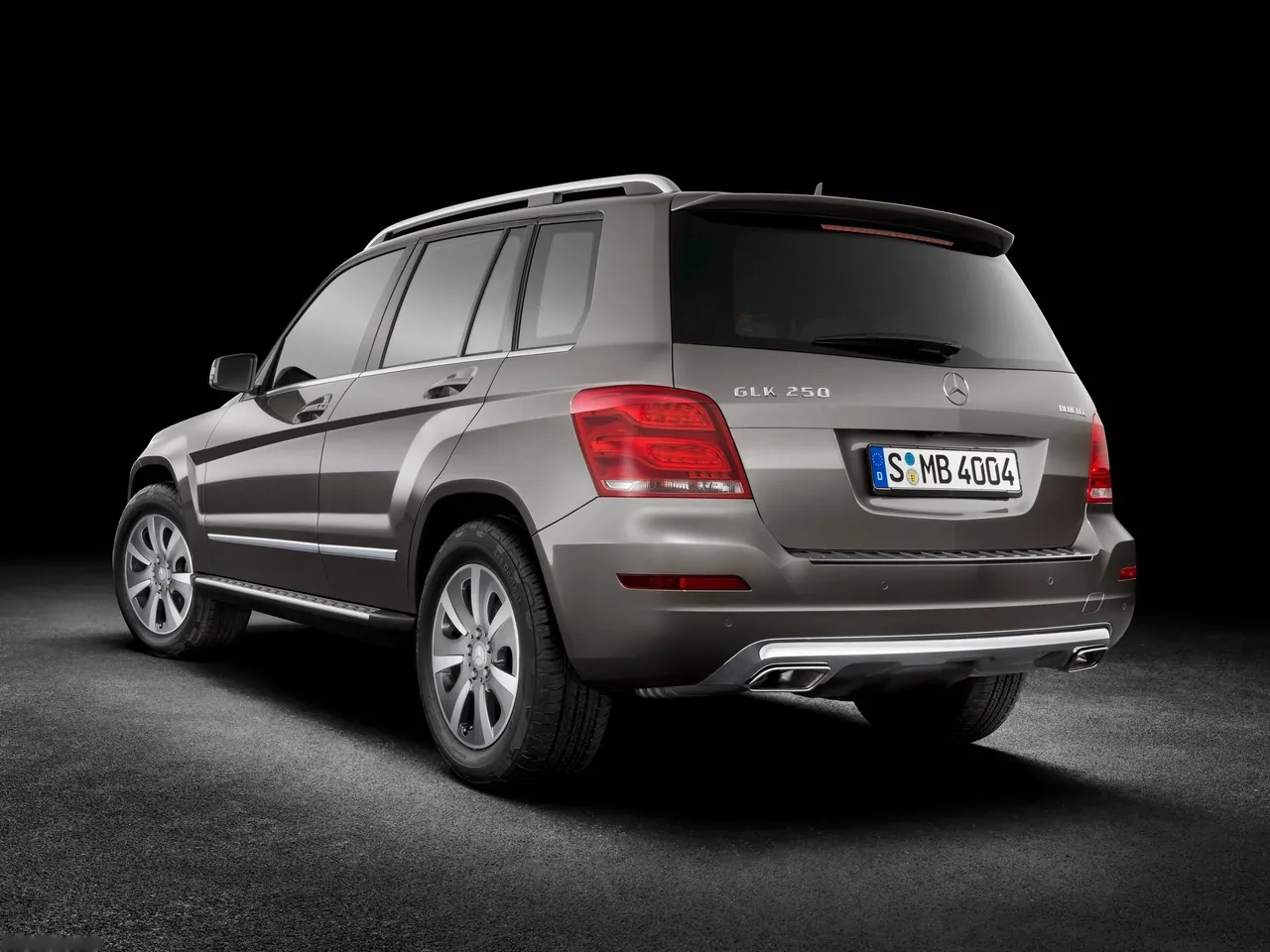 Mercedes-Benz GLK-Class (2013) - Rear Three-Quarter