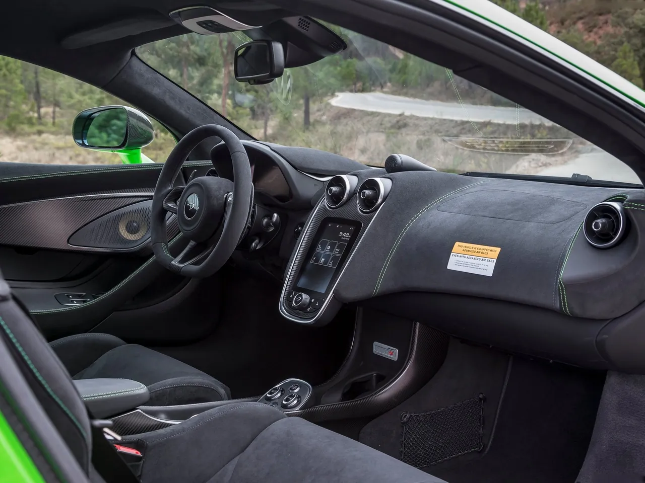 McLaren 570S Coupe (2016) – interiér