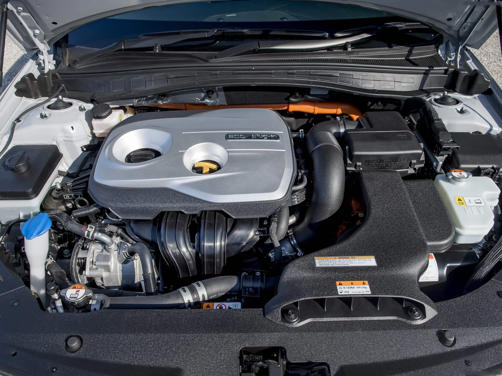 Kia Optima PHEV [UK] (2017) – motorový prostor