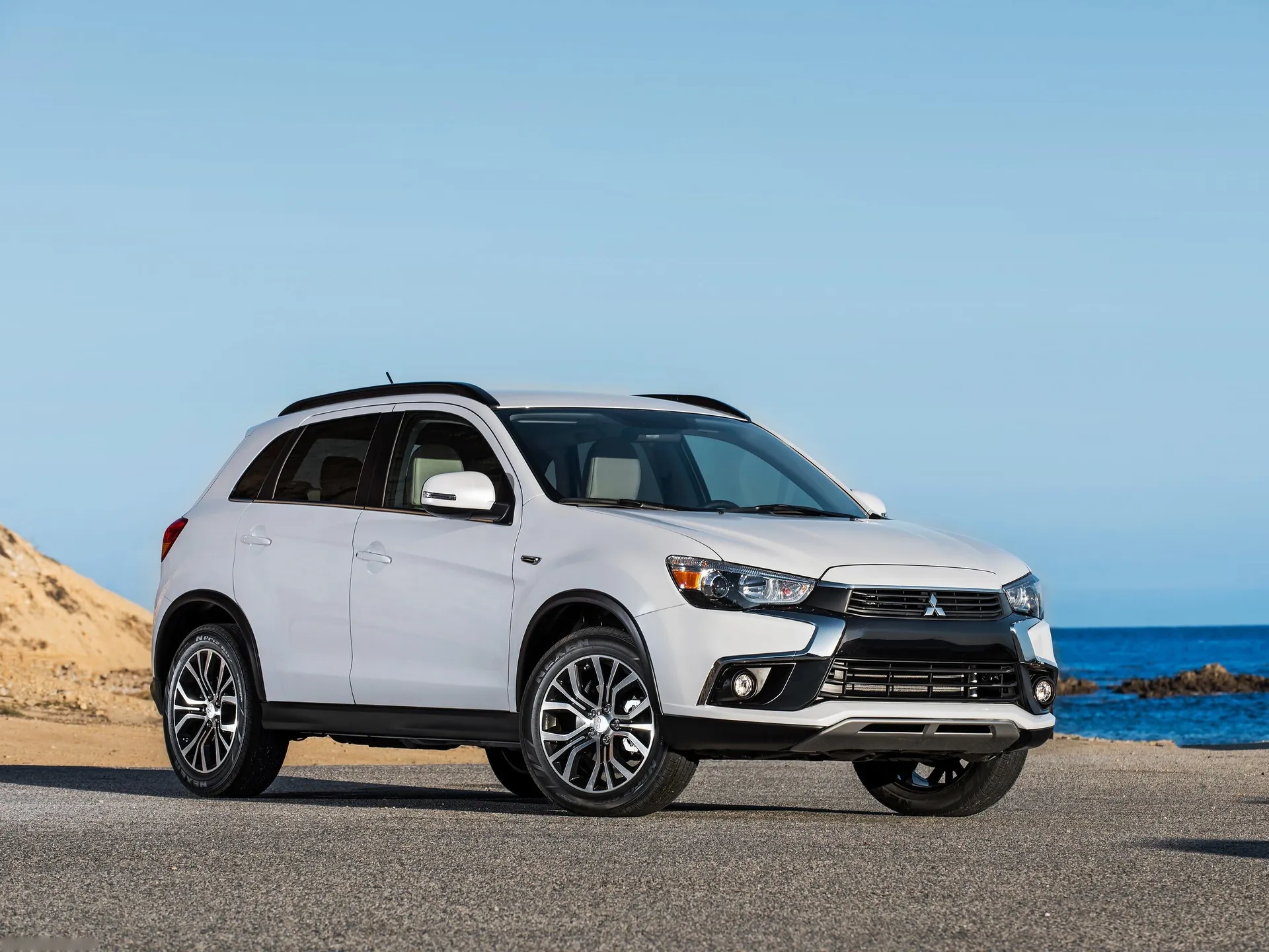 Mitsubishi Outlander Sport (2016)