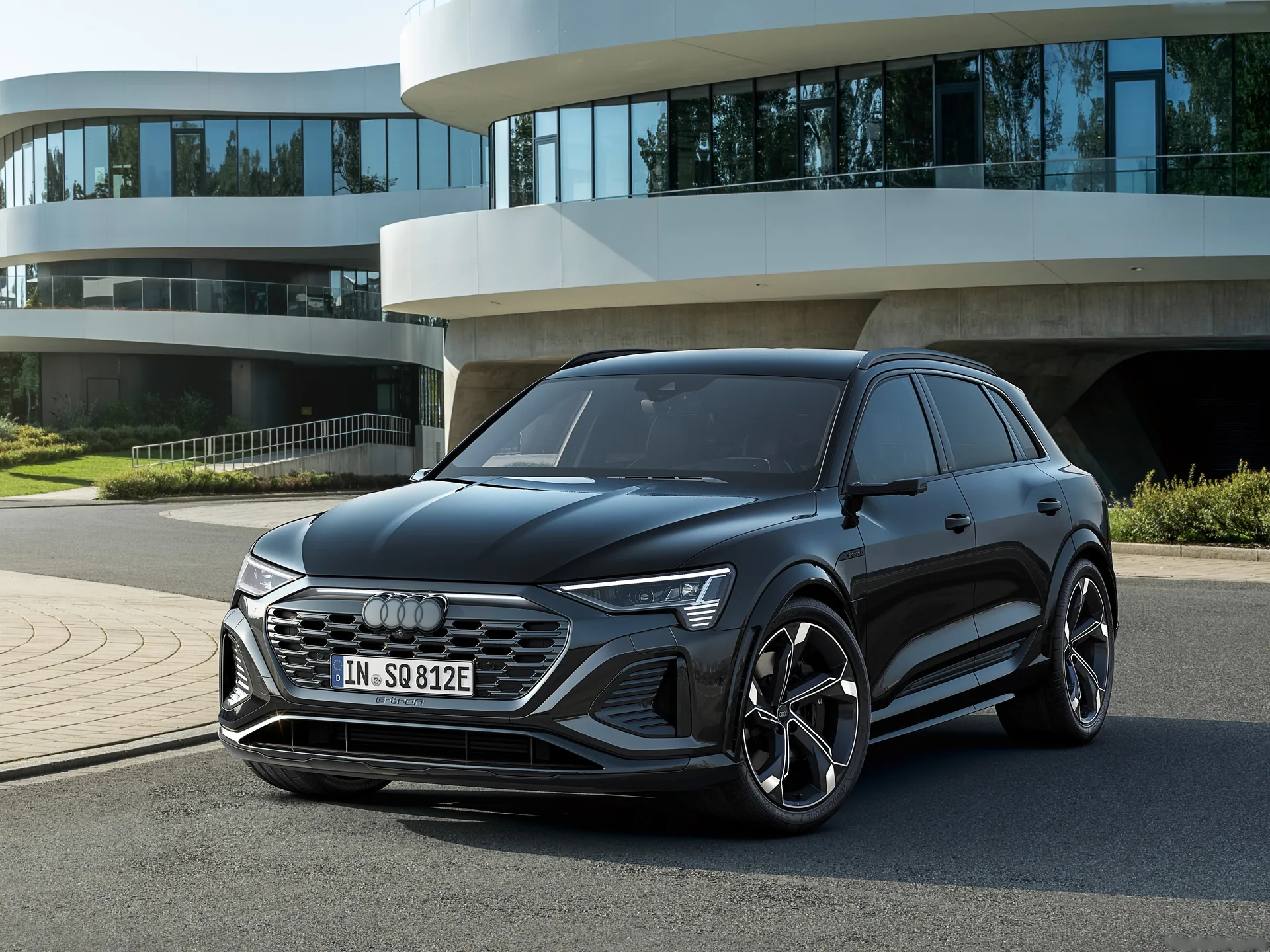 Audi SQ8 e-tron quattro (2024)