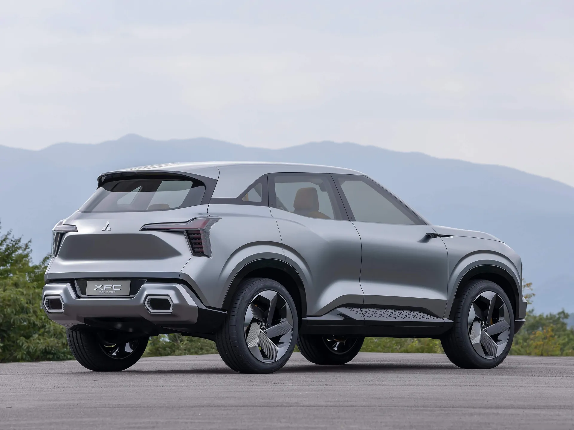 Mitsubishi XFC Concept (2022) – zadní tříčtvrteční pohled