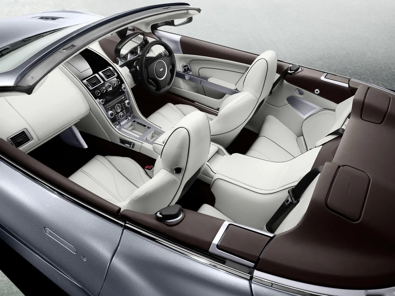 Aston Martin Virage Volante (2012) – interiér